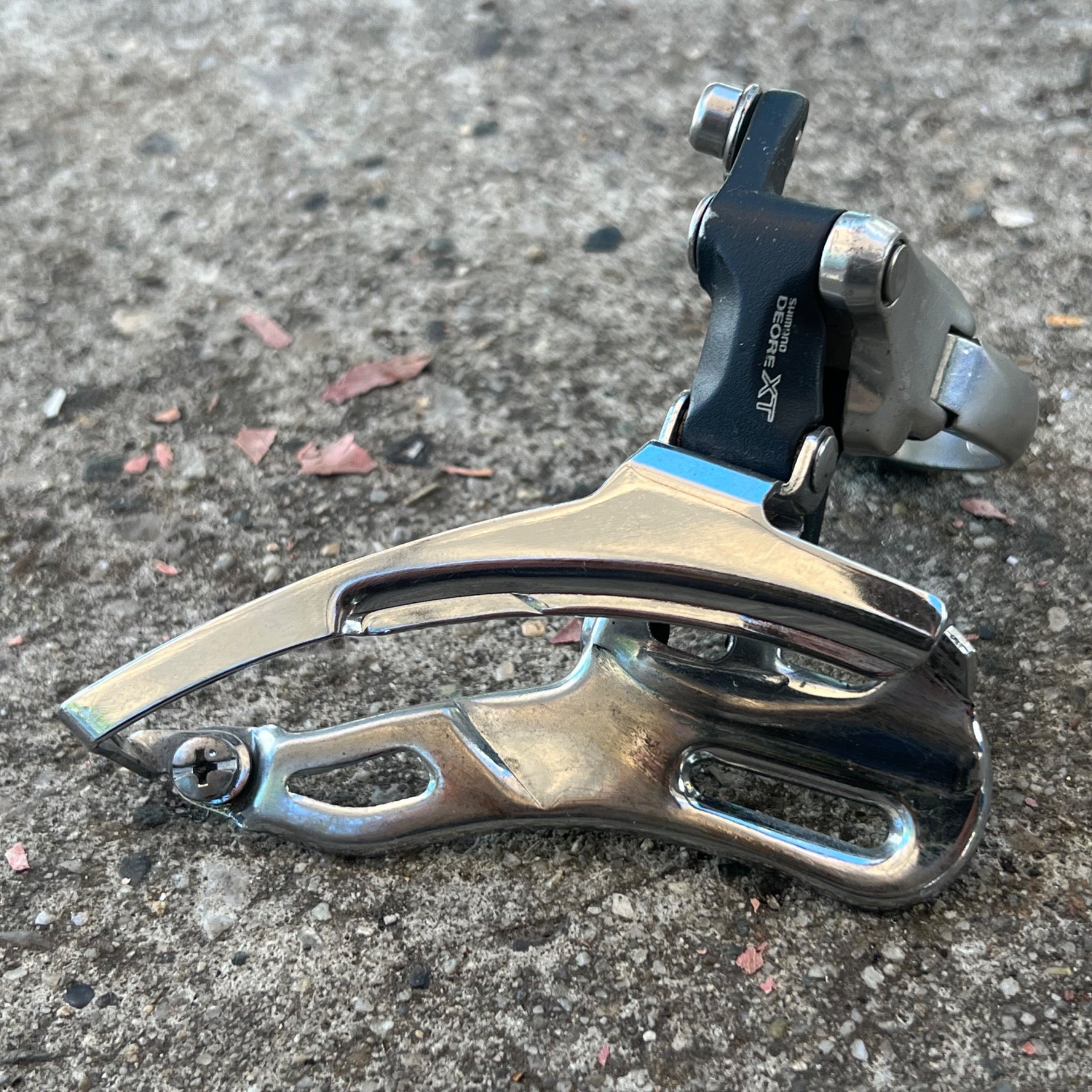 Shimano Deore XT FD-M737 31.8mm Bottom Pull Front Derailleur Triple 3x8 Vintage