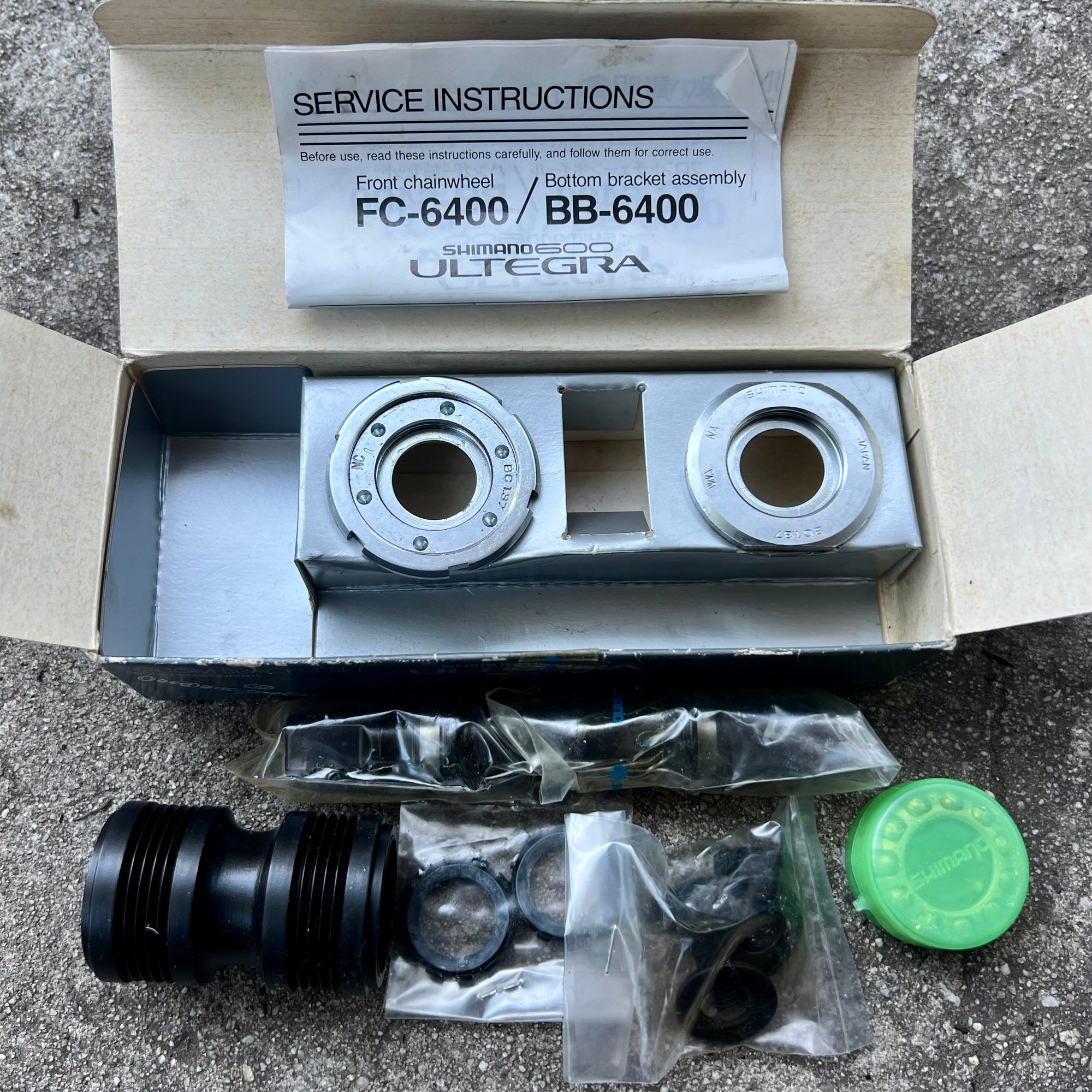 NOS Shimano Ultegra 600 BB-6400 113mm Bottom Bracket English Vintage Road Bike
