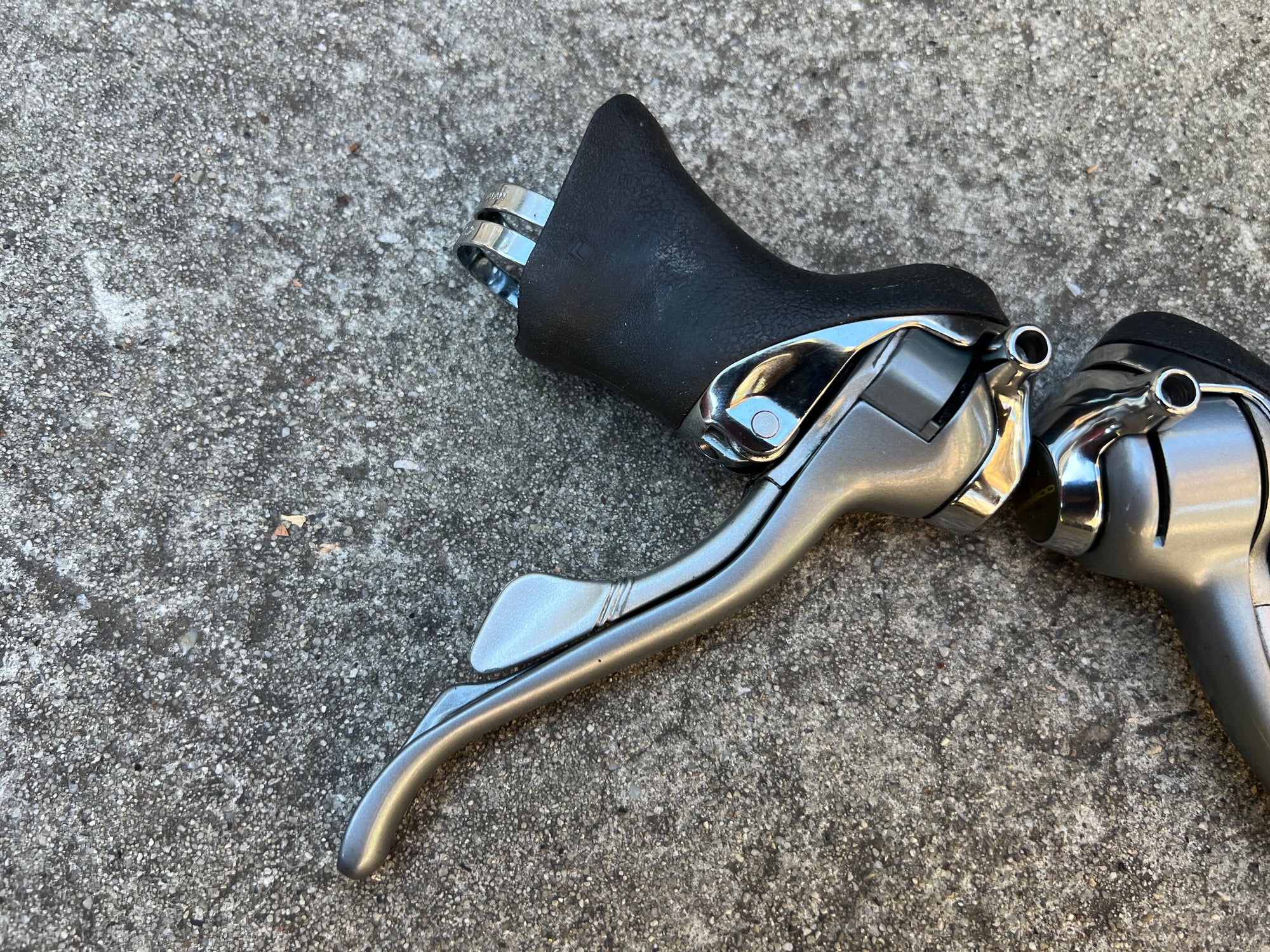 Shimano Ultegra 600 ST-6400 2x8 Speed Road Bike Shifters Brifters Brake Levers