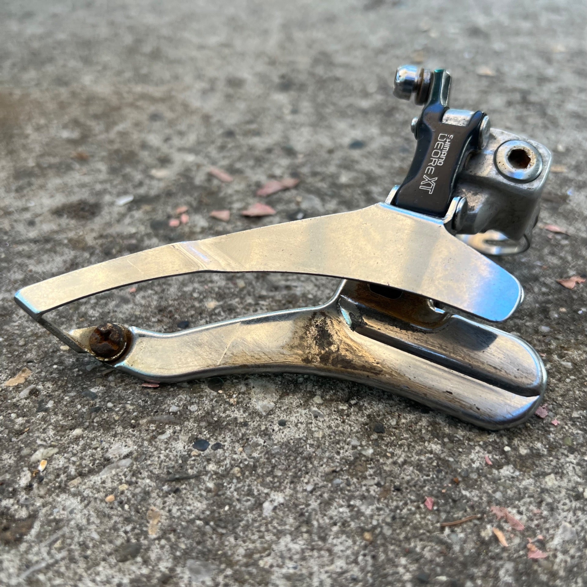 Shimano Deore XT M730 28.6mm Bottom Pull Front Derailleur Triple Band Clamp 