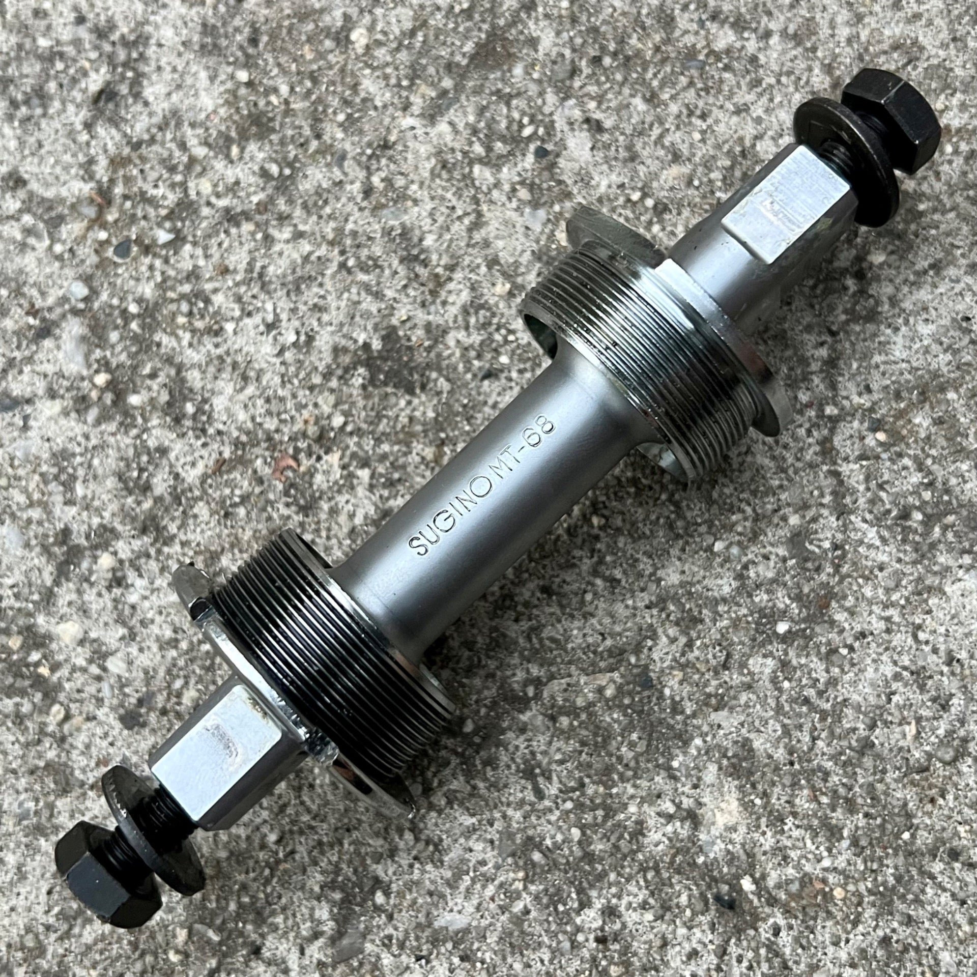 Sugino MT68 68mm 115mm English Bottom Bracket 1.37x24T Chrome Vintage Road Bike 