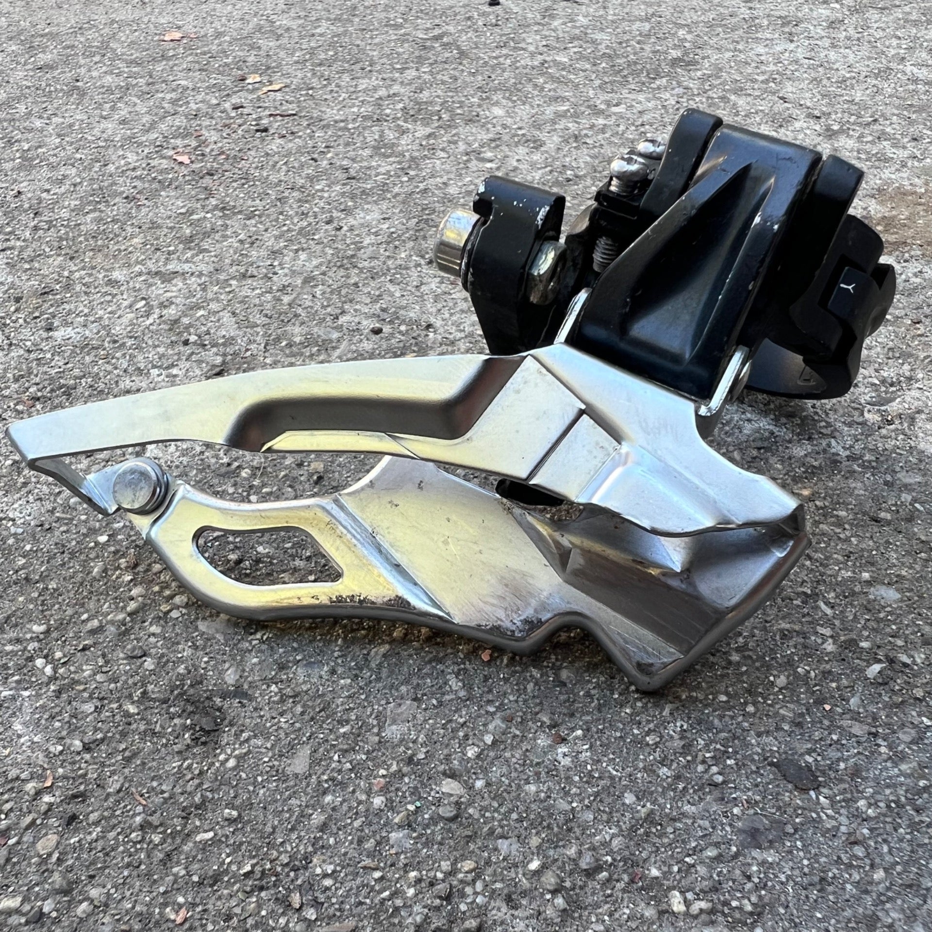 Shimano Deore FD-M611 3x10 34.9mm Top Pull Front Derailleur Triple MTB Touring 