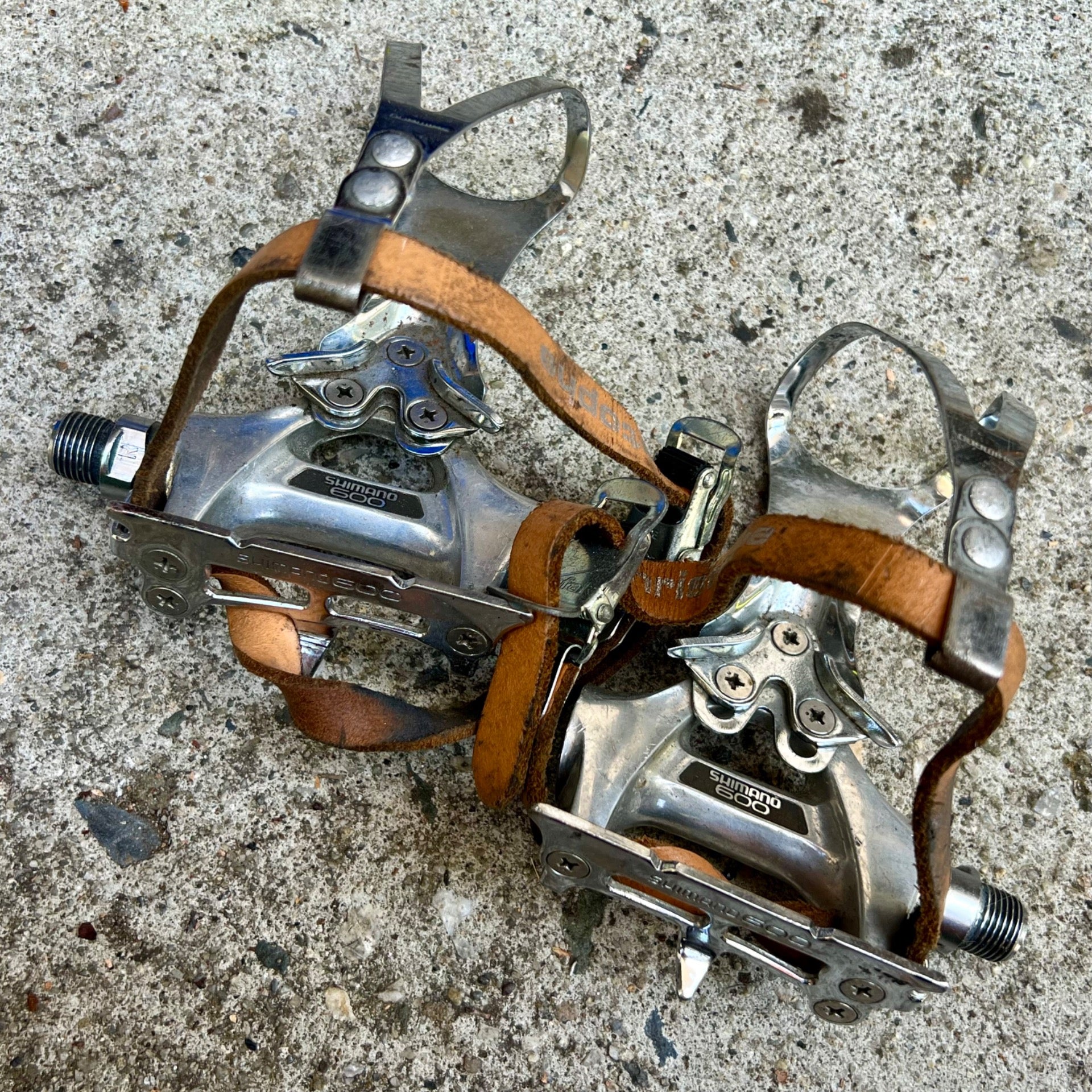 Shimano 600 PD-6207 Toe Clip Pedals W Toe Clips & Straps Vintage Touring Road  