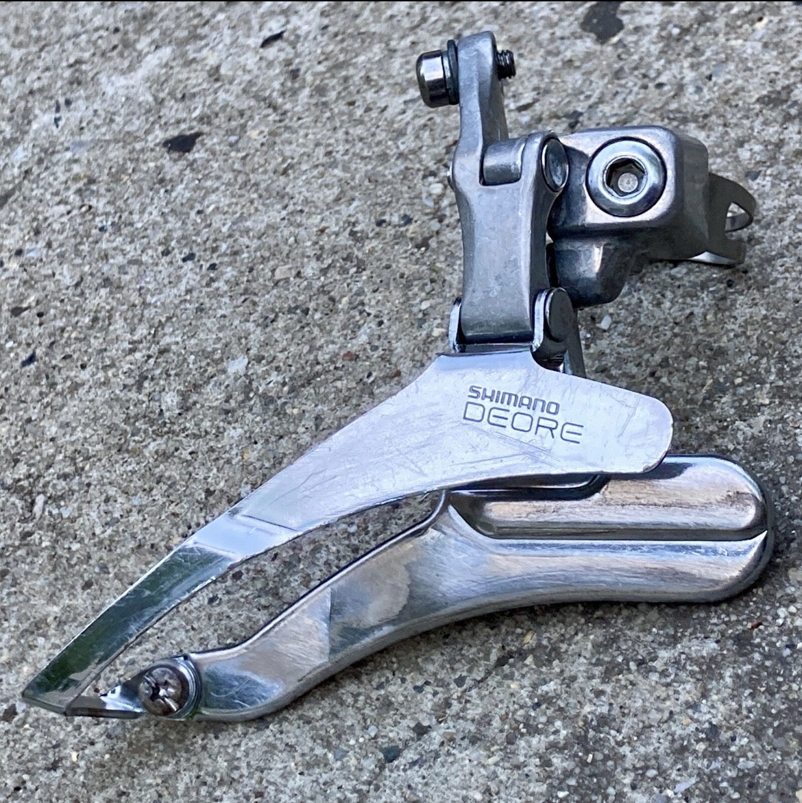 Shimano Deore FD-MT60 31.8mm Front Derailleur Bottom Pull Band Clamp Triple