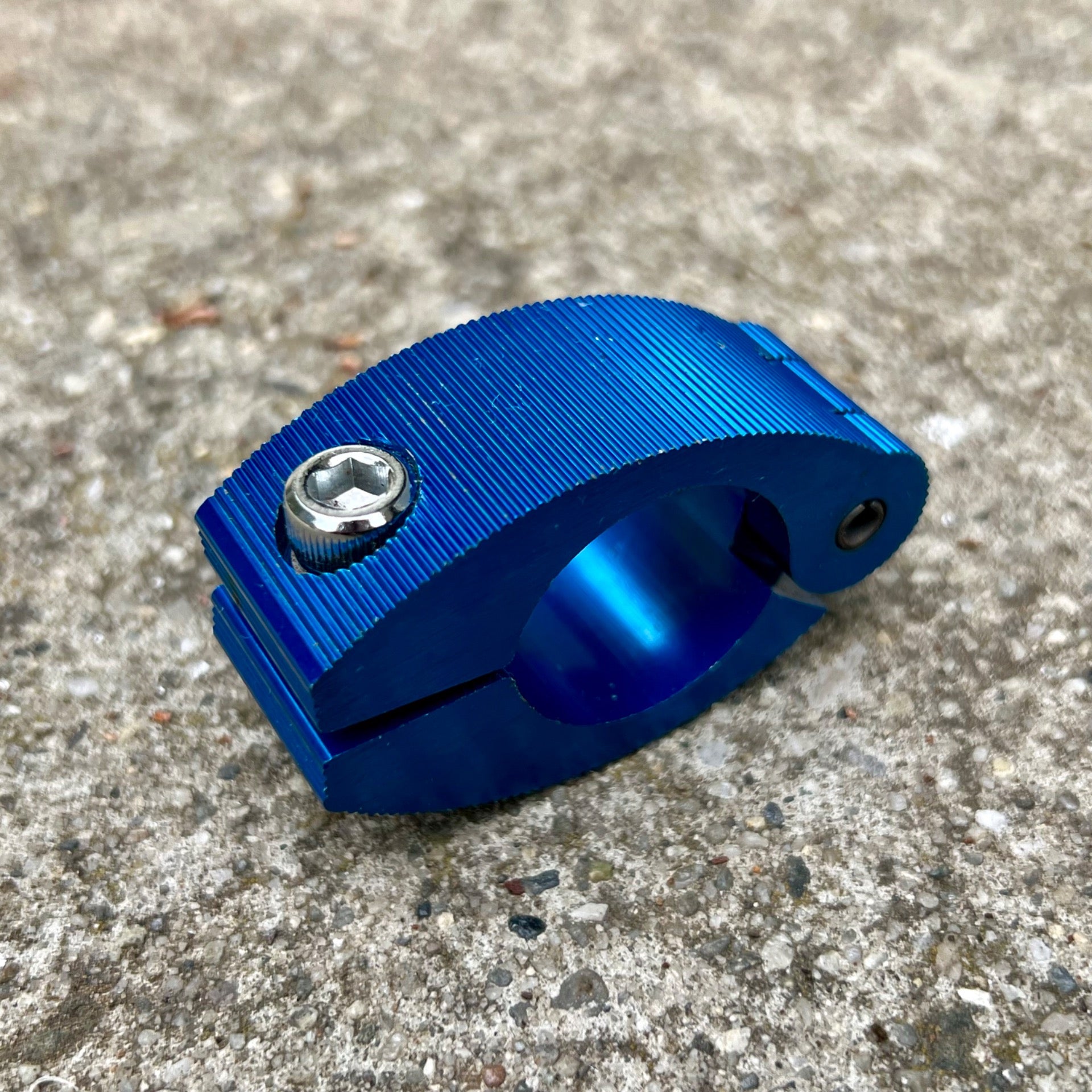 NOS Strong 25.4mm BMX Seatpost Clamp Hinged Hinge Bolt On Blue Retro OG 80’s