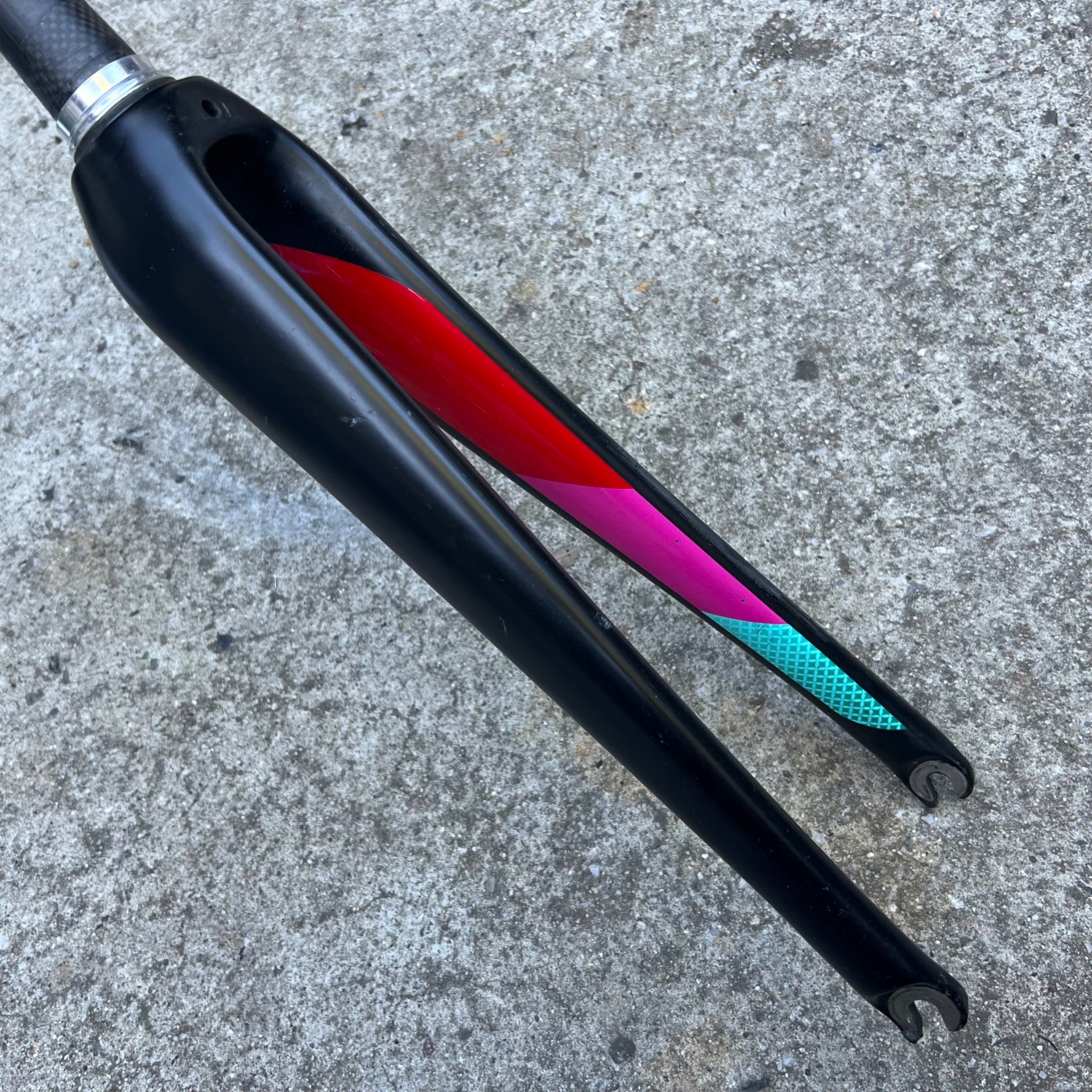 Specialized Carbon Fork 1 1/8” to 1 1/4” Tapered Threadless 8.5in Black Red Pink