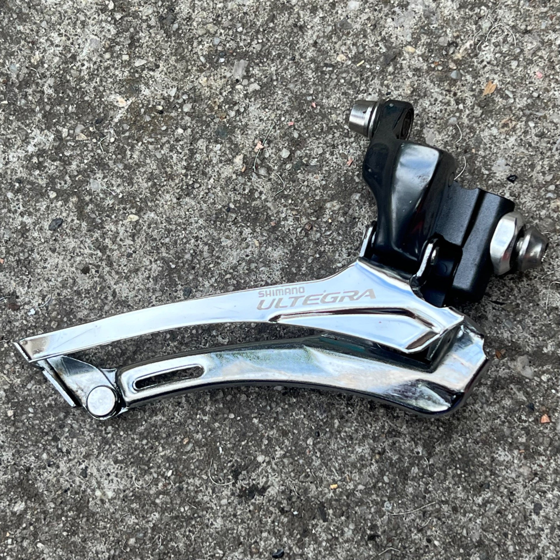 Shimano Ultegra FD-6700 Bottom Pull Front Derailleur Double Road 2x10 Speed 