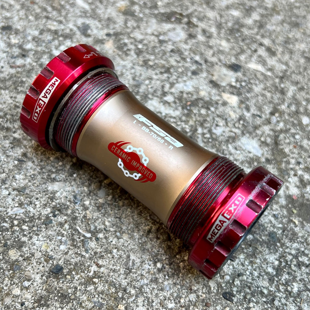 FSA MEGA EXO 68/70mm English Thread Ceramic Bottom Bracket Red Road Bike Racing
