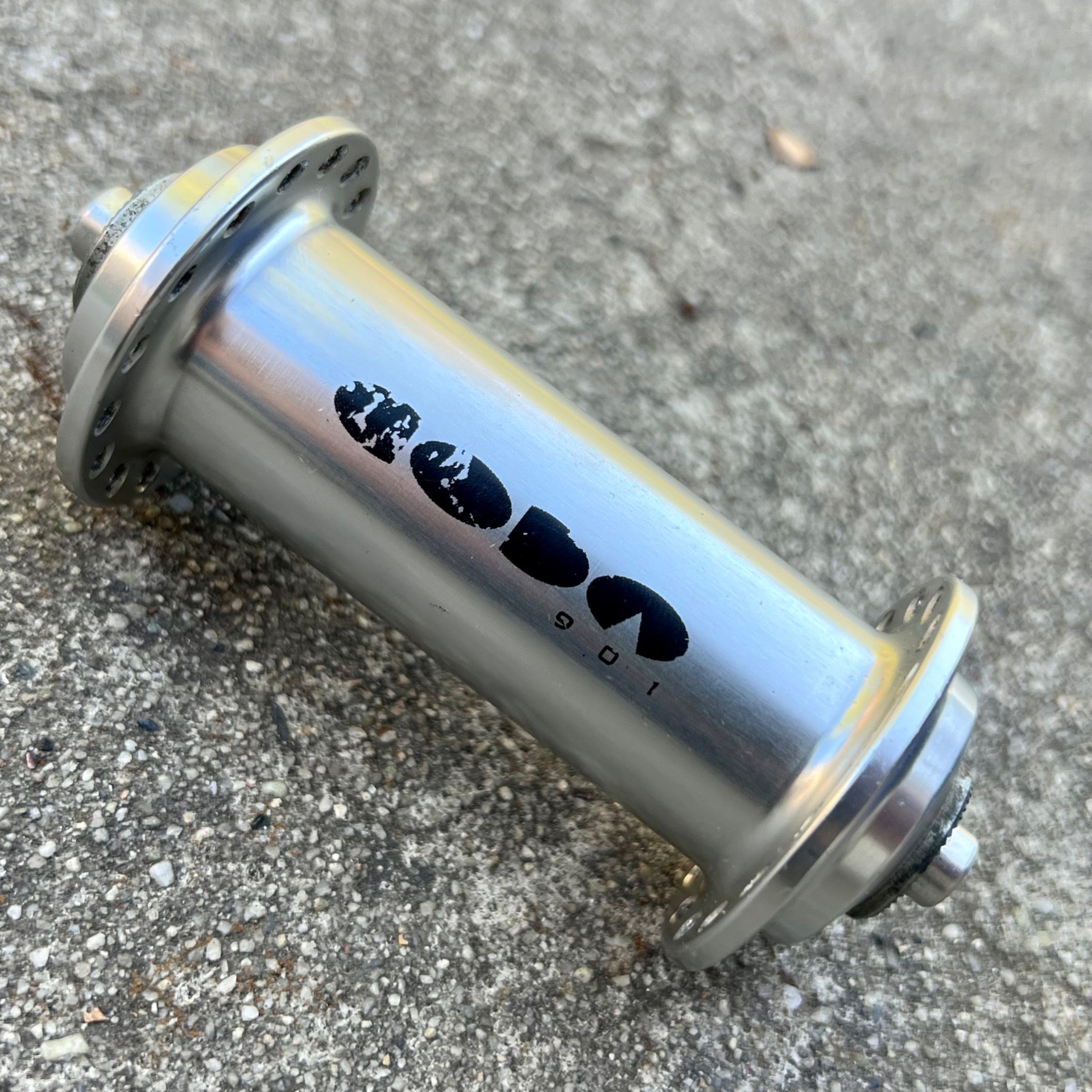 Cannondale CODA 901 Front Hub 32H Hole 100mm Vintage MTB Mountain Bike Silver