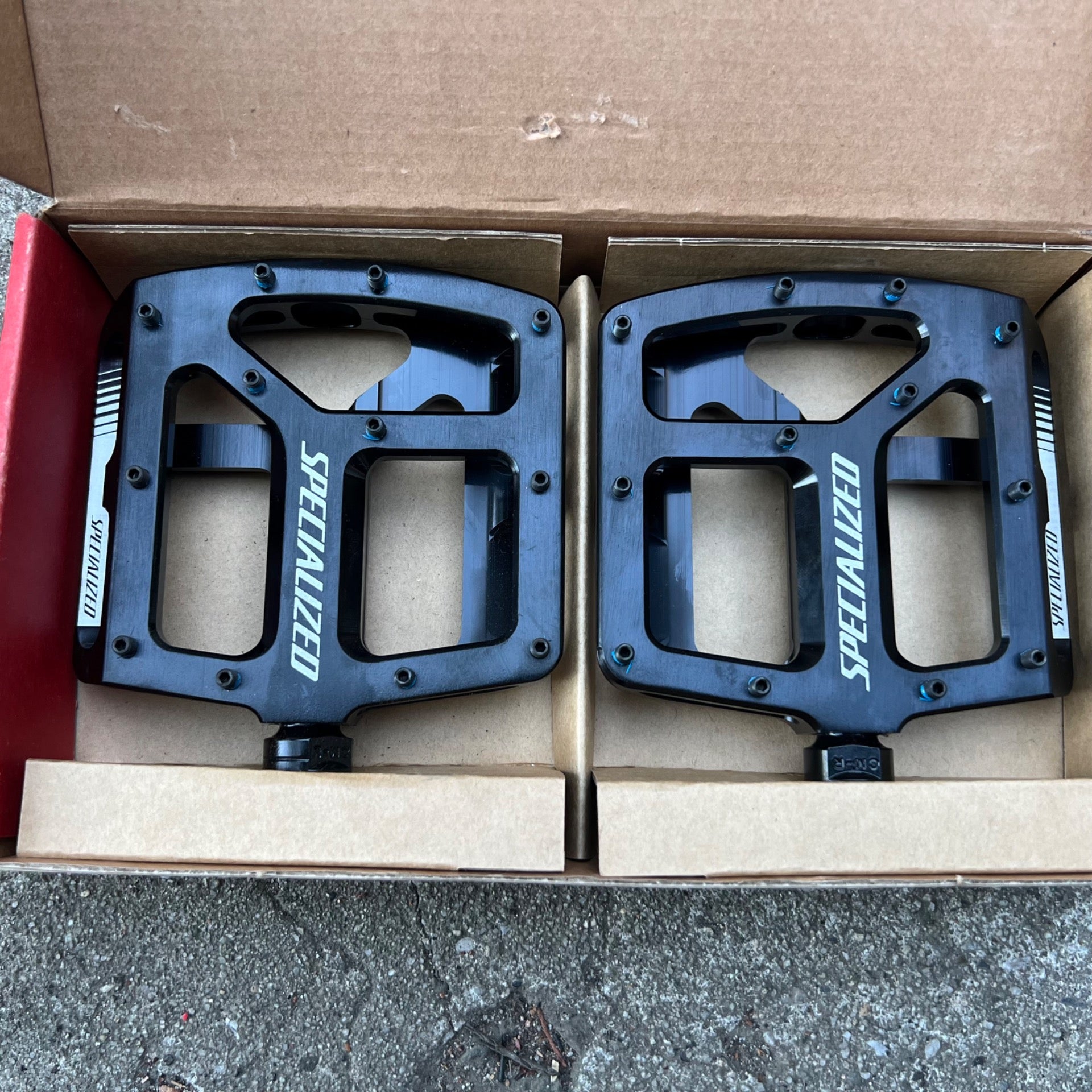 NEW Specialized Bennies Sealed Bearing Flat Pedals MTB Mountain Black Platform