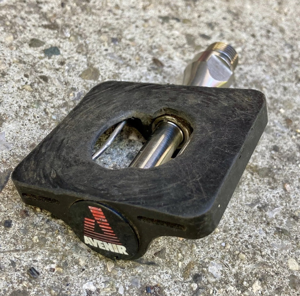 Avenir Vintage Clipless Right Drive Side Pedal Black MTB Retro Bike Silver Road