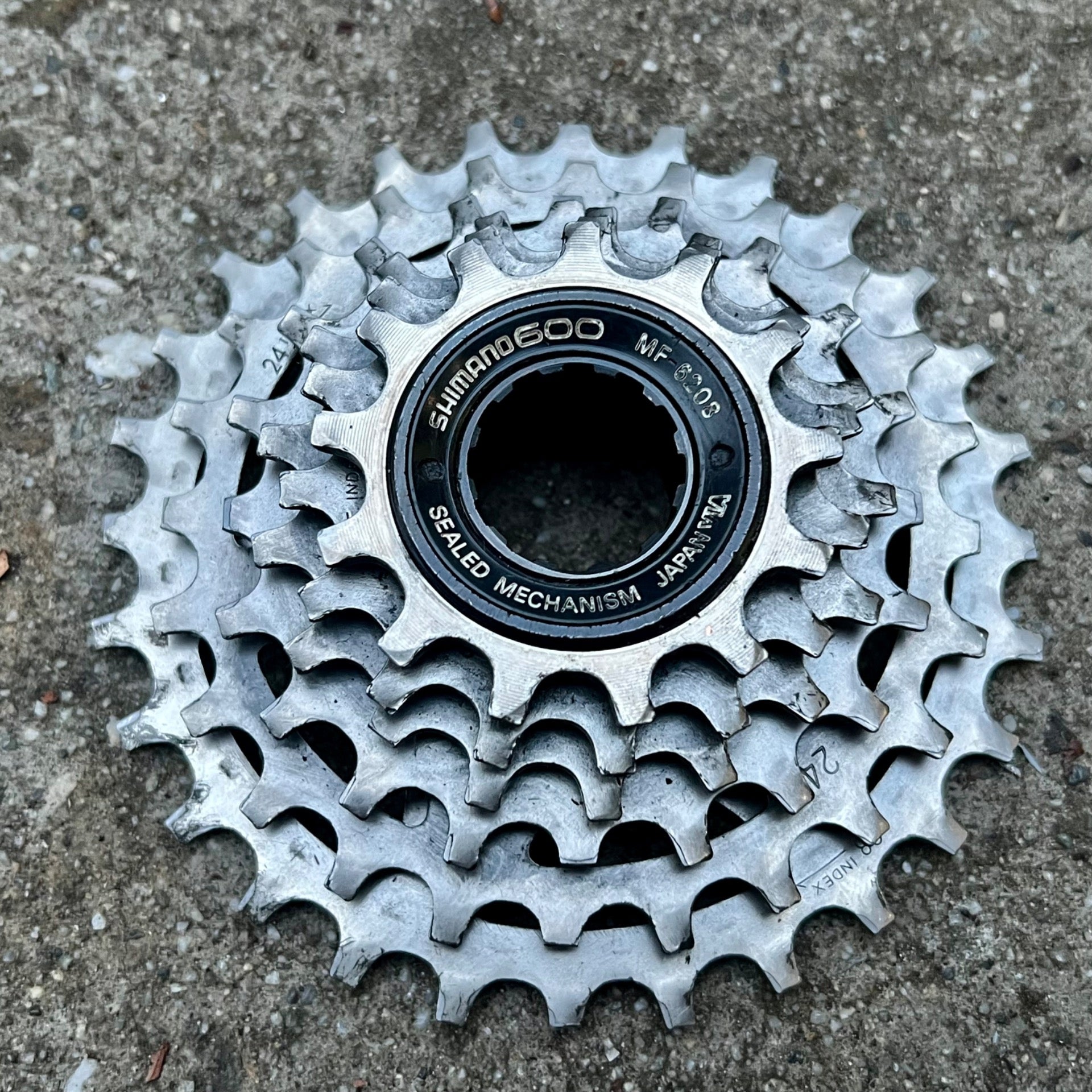 Shimano 600 6208 13-28T 6 Speed Freewheel Vintage Road Touring Wide Range Silver