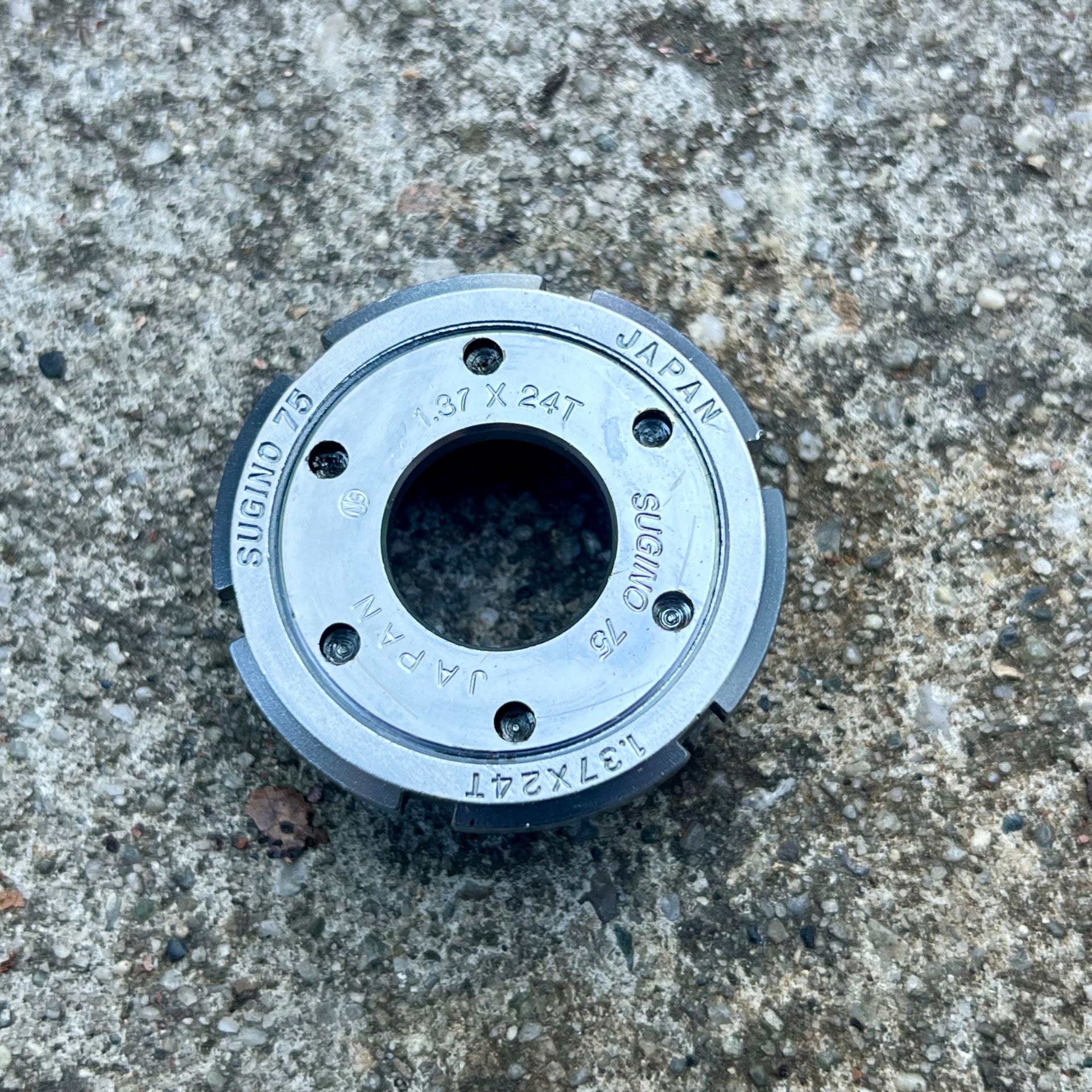 Sugino 75 English Thread Non Drive Side Cup & Lock Ring 1.37x24 Silver Gray 