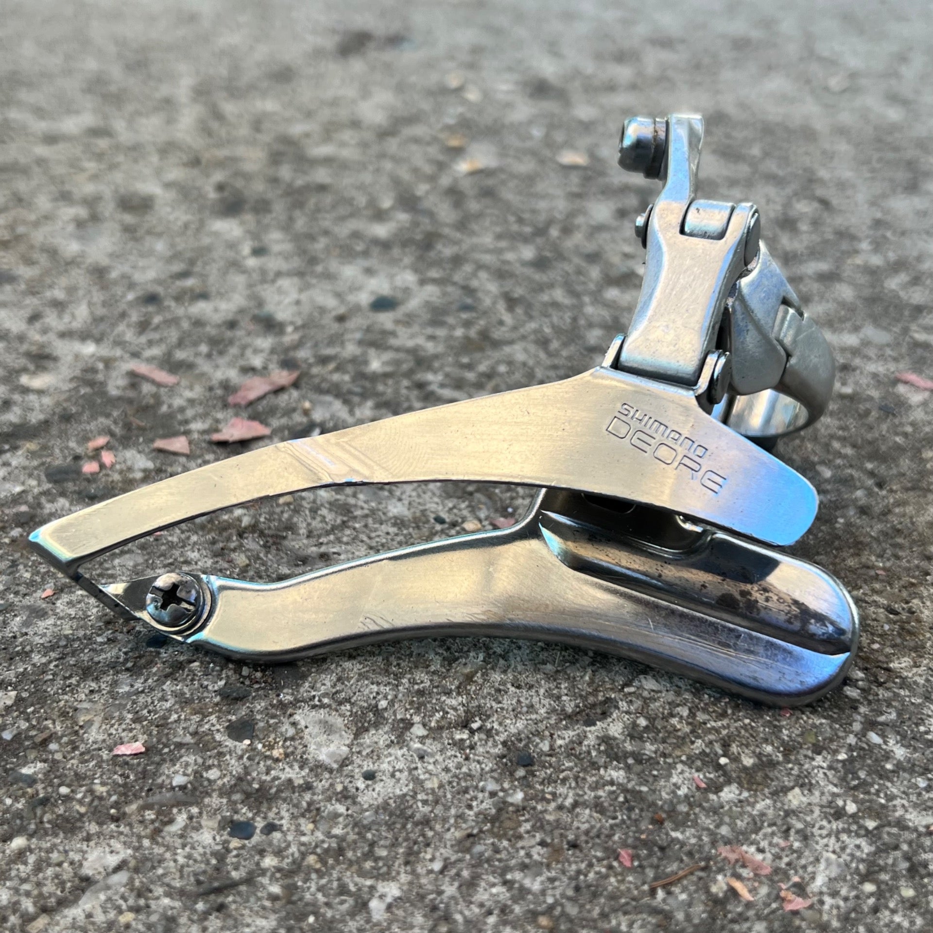NICE Shimano Deore FD-MT60 Front Derailleur 28.6mm Bottom Pull Triple Vintage 