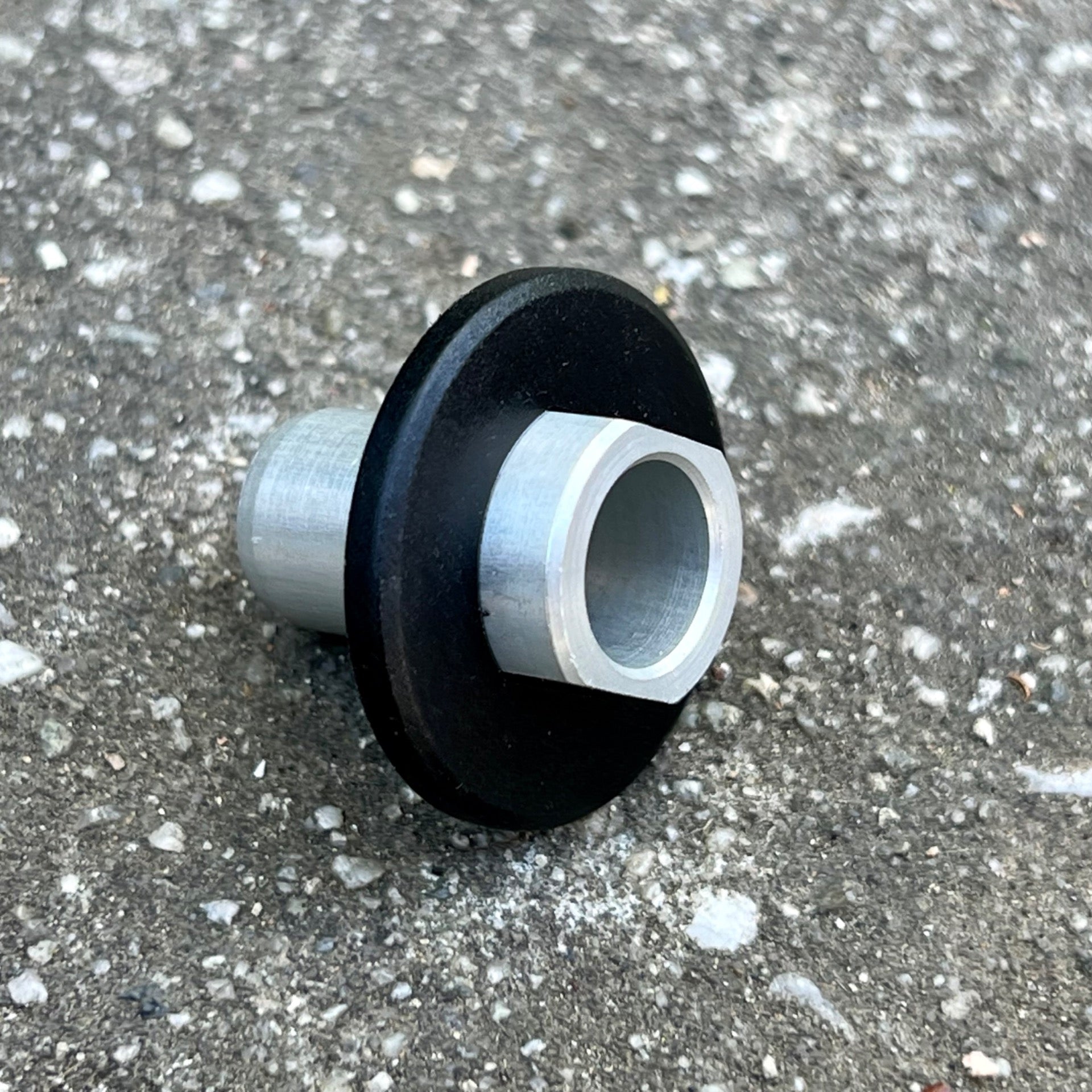 NEW Mavic Cosmos Ksyrium Equipe Hub Cone Road Seal Silver Black Sealed Bearing 