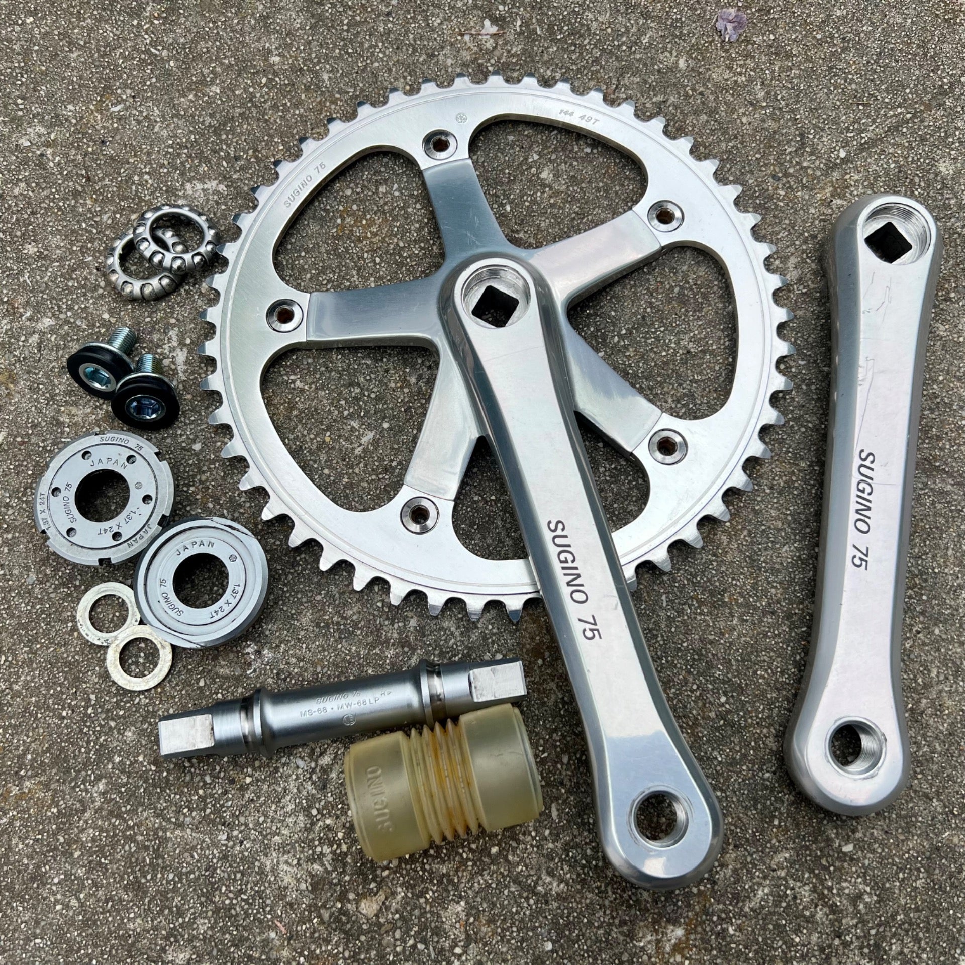 Sugino 75 165mm Crankset & Bottom Bracket 68mm NJS Silver Track Vintage Retro
