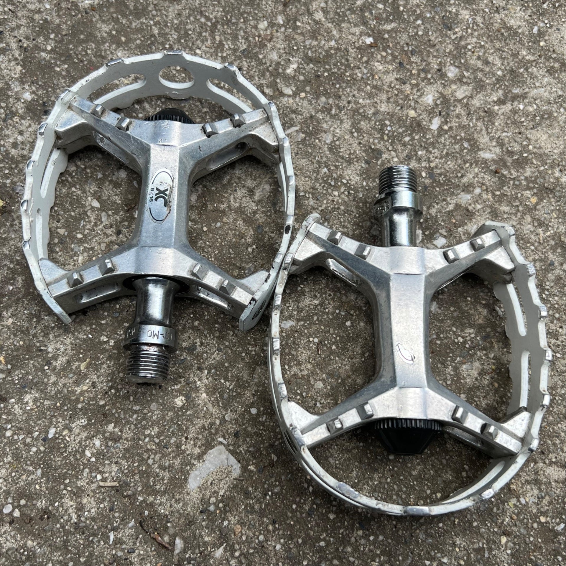 Suntour XC-II White 9/16” Pedals Vintage Retro Bike Mountain MTB ATB XC2 