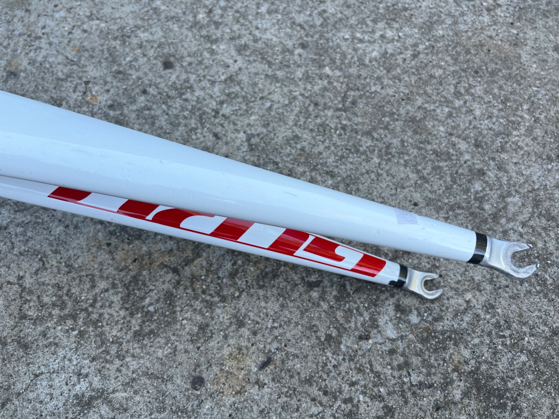 Guru Carbon Fork 700c 1 1/8” 8.25” Steerer True Temper White Red Threadless Road - Image 3