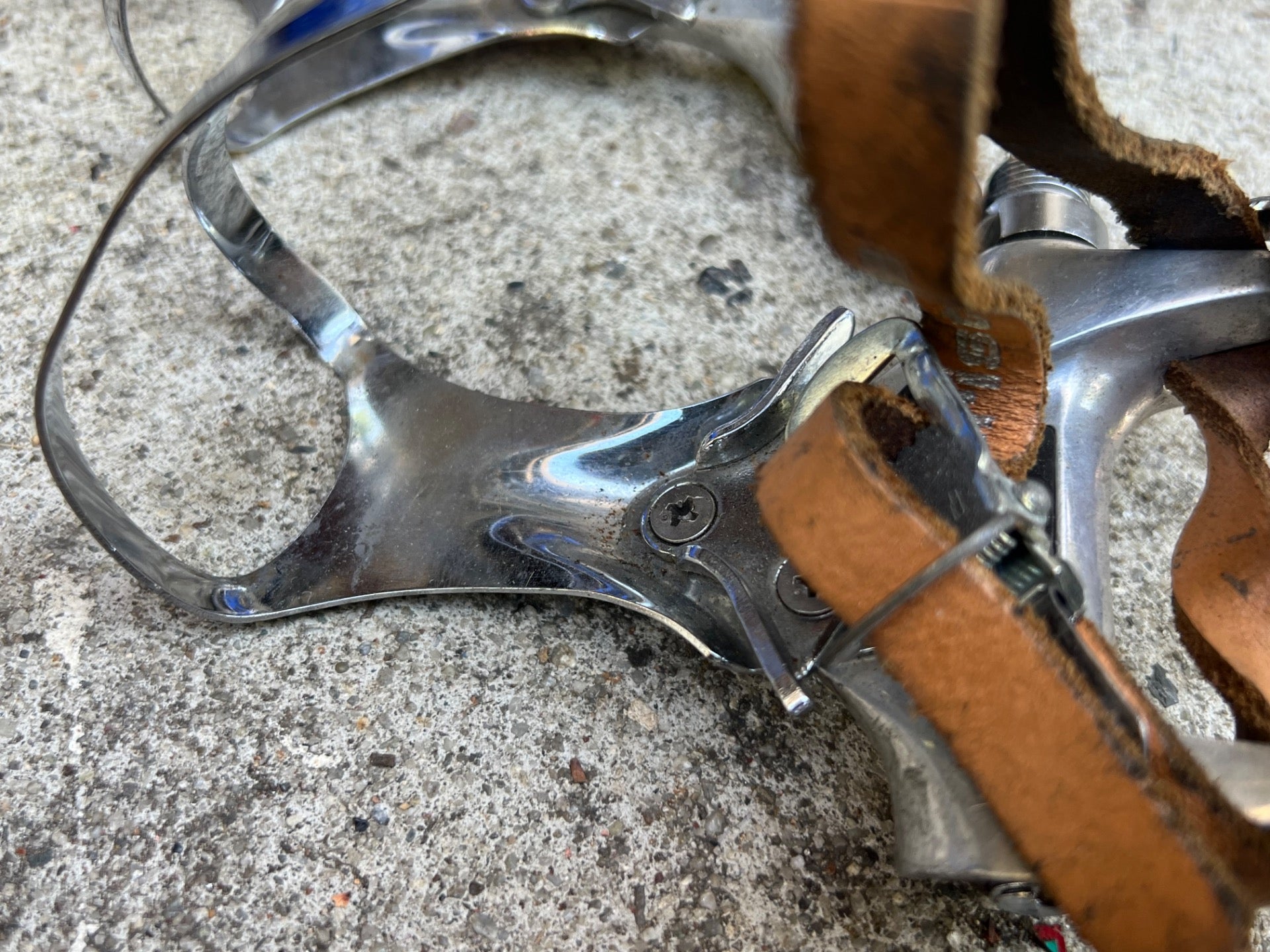 Shimano 600 PD-6207 Toe Clip Pedals W Toe Clips & Straps Vintage Touring Road   - Image 3