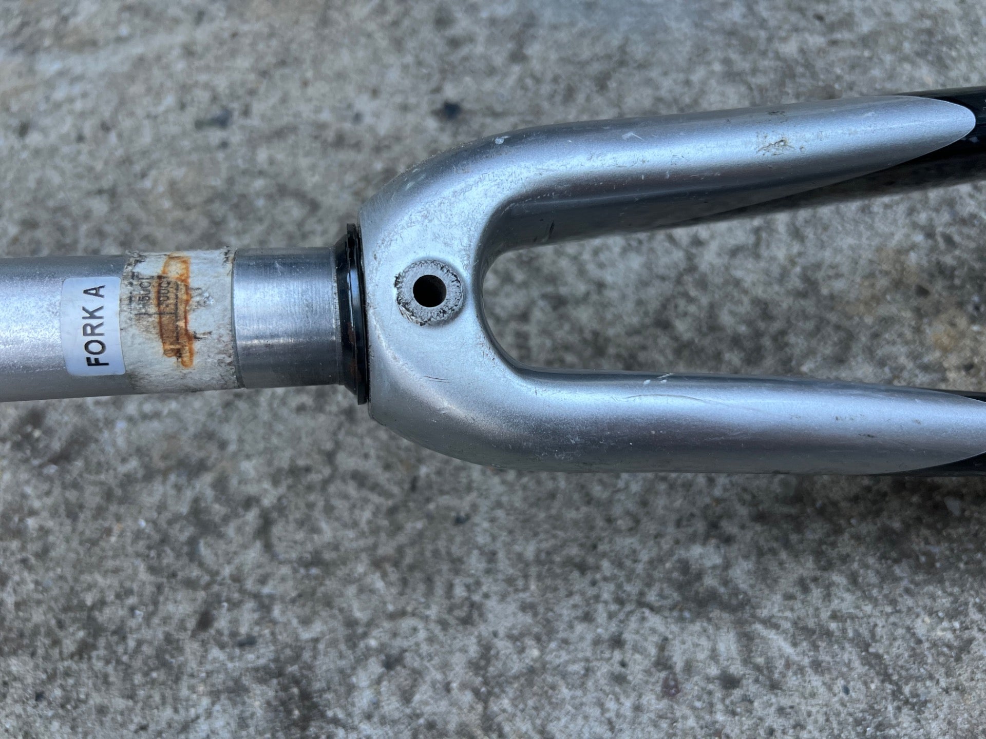 Fuji Carbon Fork 1 1/8” Threadless Steerer 9.25” Silver Black Road Bike Racing - Image 4