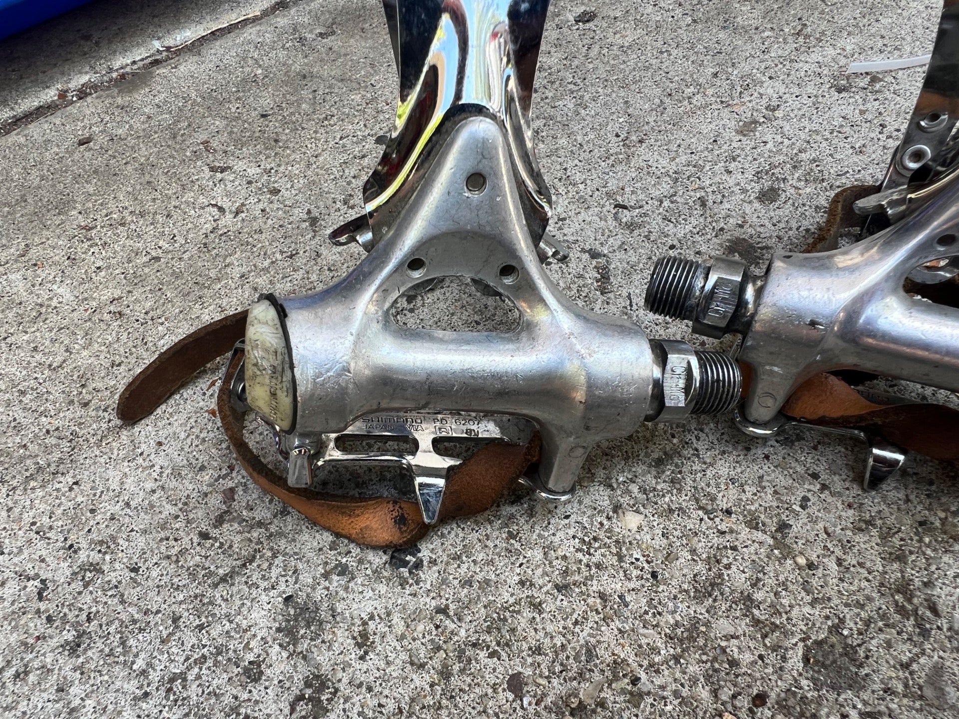 Shimano 600 PD-6207 Toe Clip Pedals W Toe Clips & Straps Vintage Touring Road   - Image 6