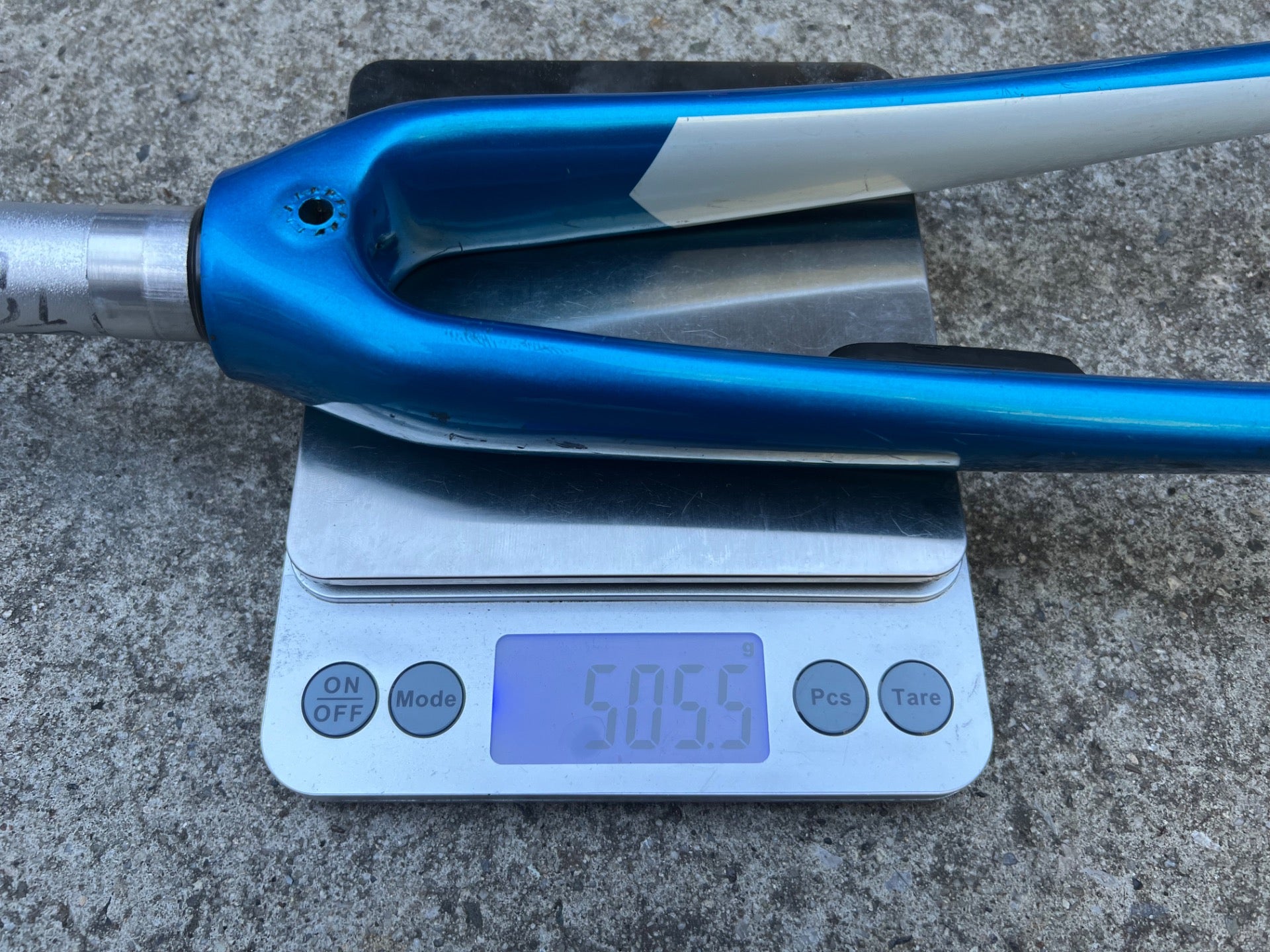 2014 Trek Lexa Carbon Fork 700c 1 1/8” 9” Threadless Steerer Blue White Road  - Image 6