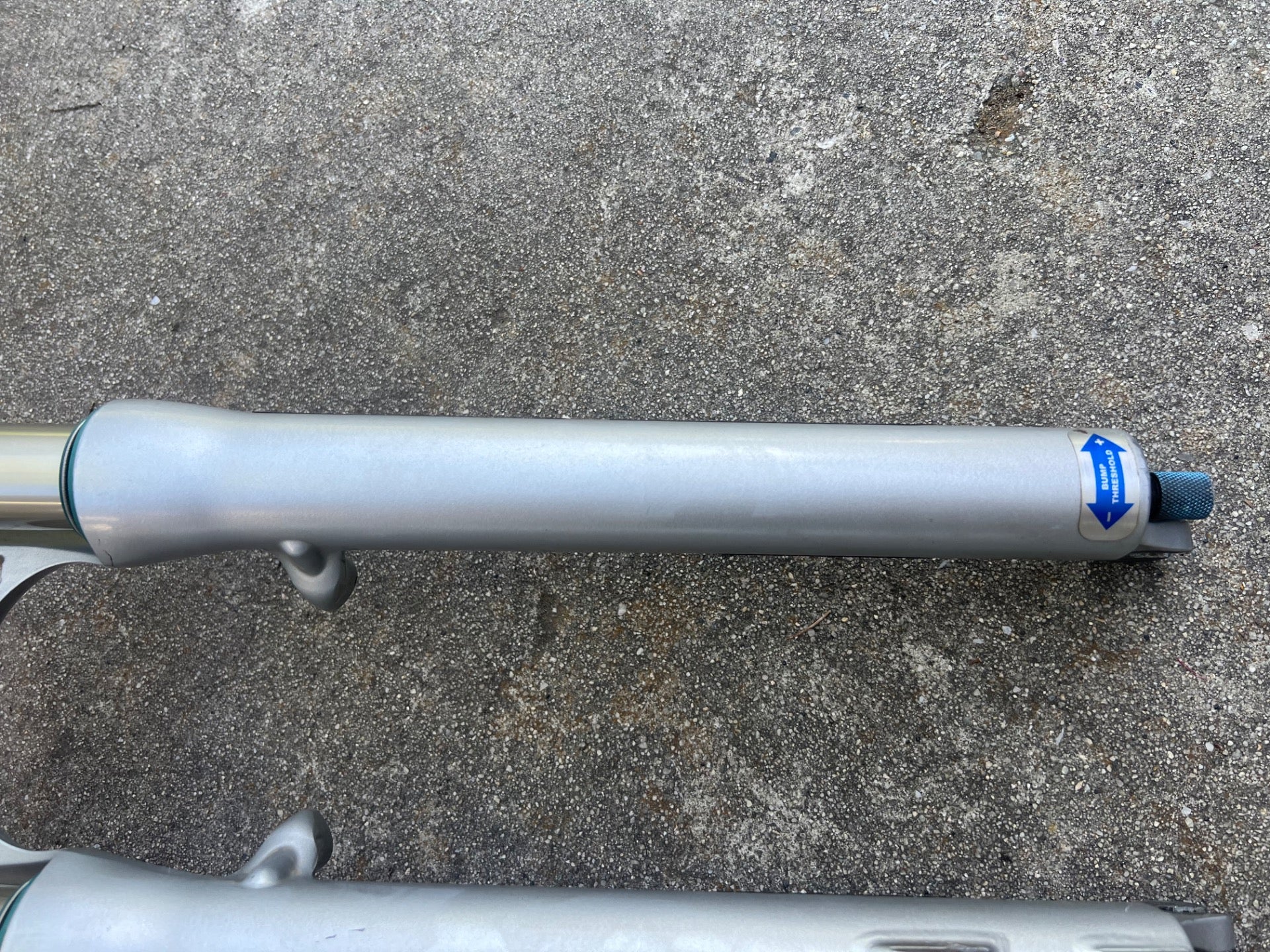 SERVICED FOX F80X 8” 1 1/8” Threadless Fork Terra Logic Disc V Brake Fork MTB   - Image 6