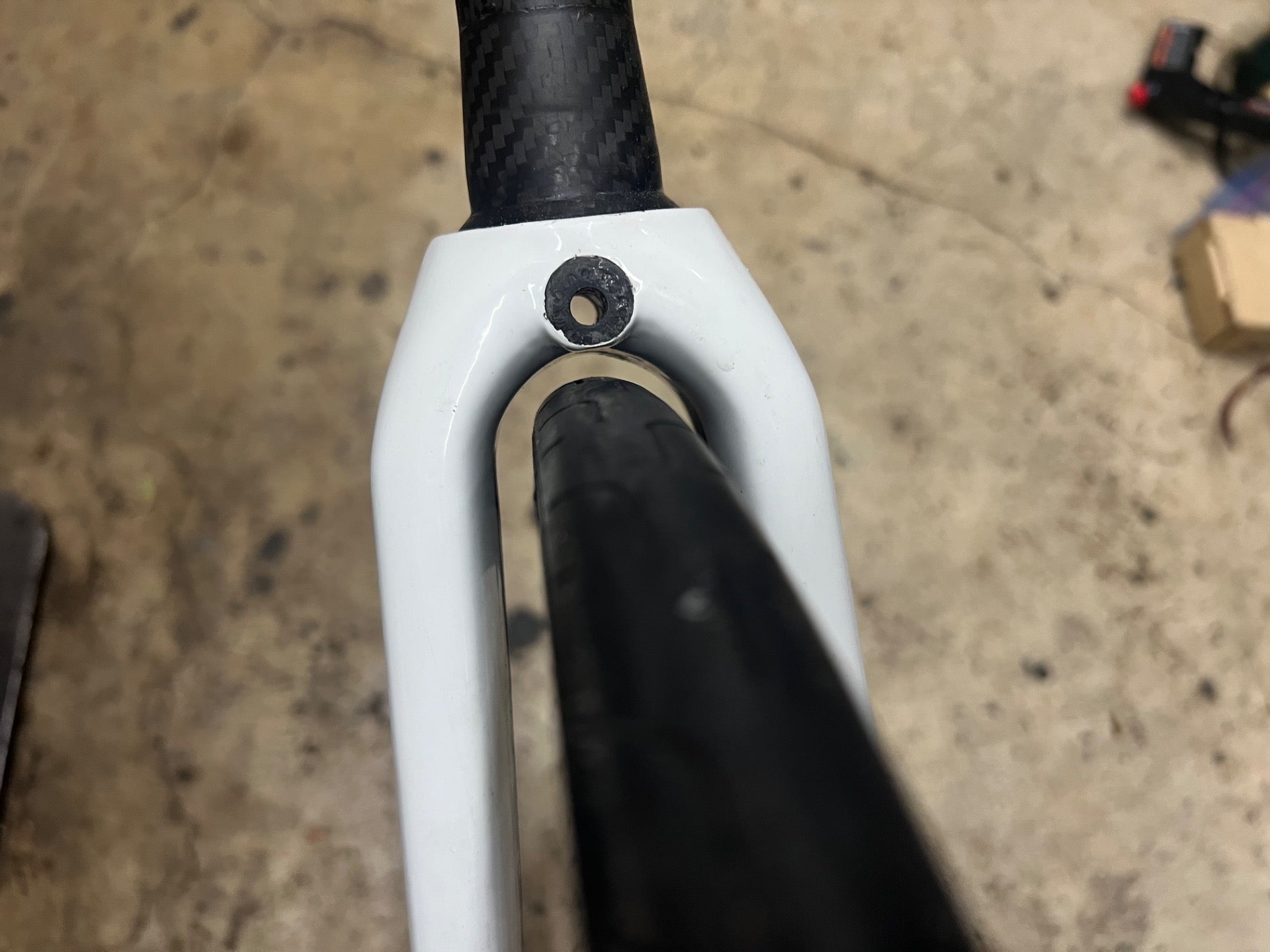 Giant TCR Carbon Fork 700c 1 1/4” Threadless White 7.5in Steerer - Image 7