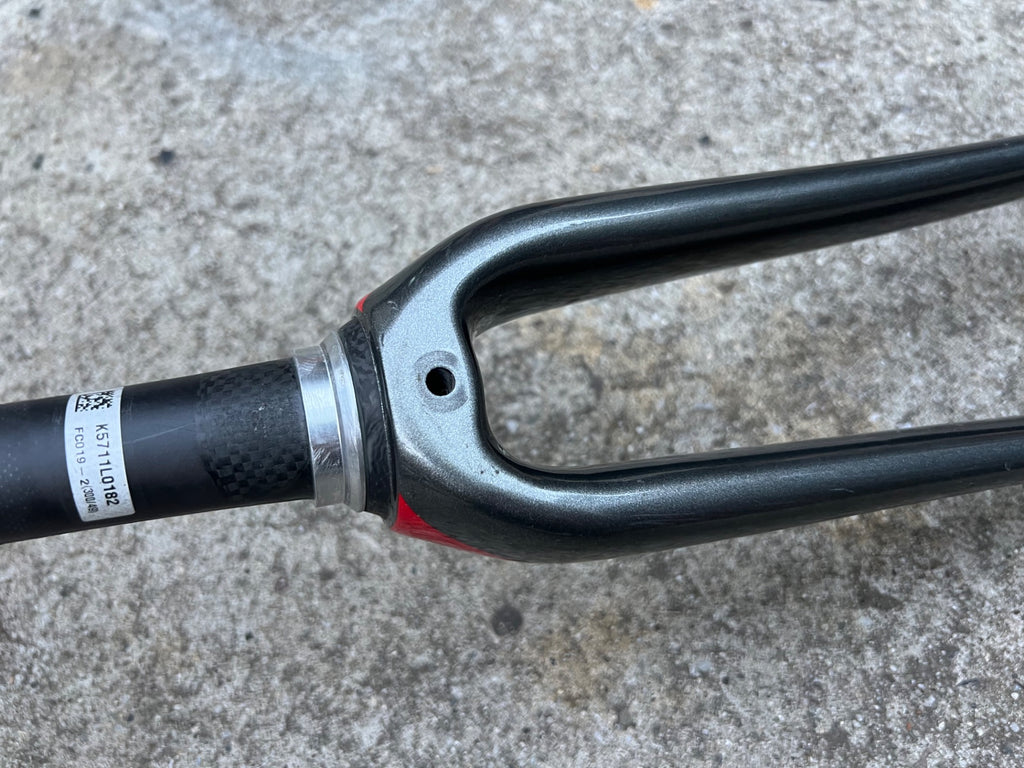 Specialized 700c Carbon Fork 1 1/8” to 1 1/4” Tapered Zertz SL3 Fact Gray Road  - Image 7