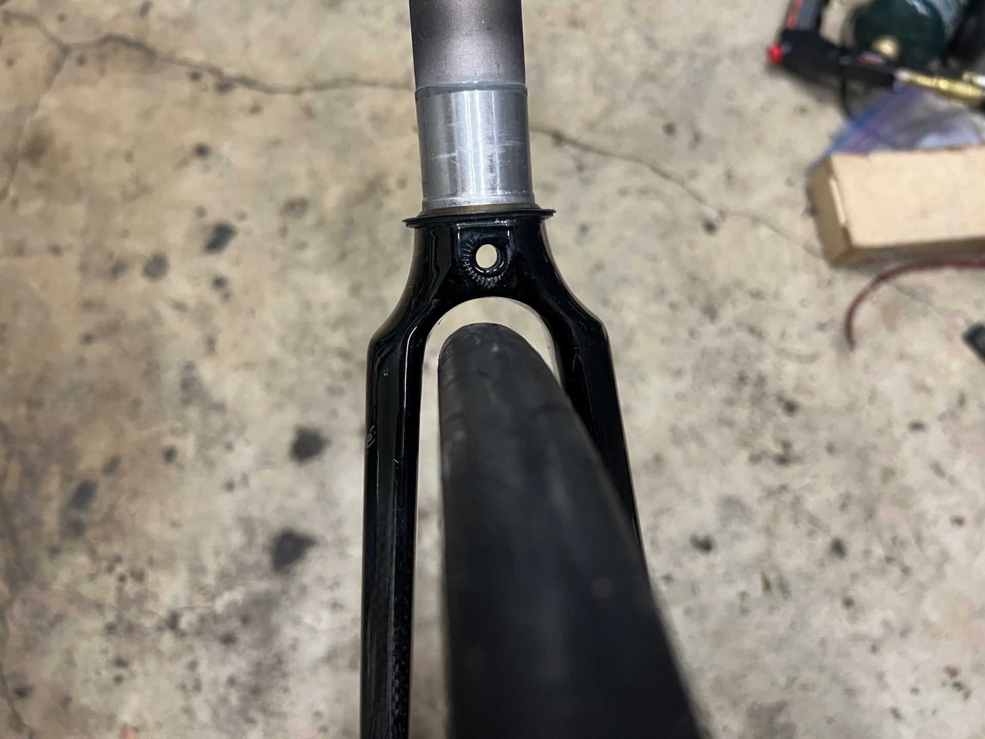 Forte Axis Carbon Fork 700c 1 1/8” 9.5” Threadless Steerer Black Road Bike Gray - Image 8