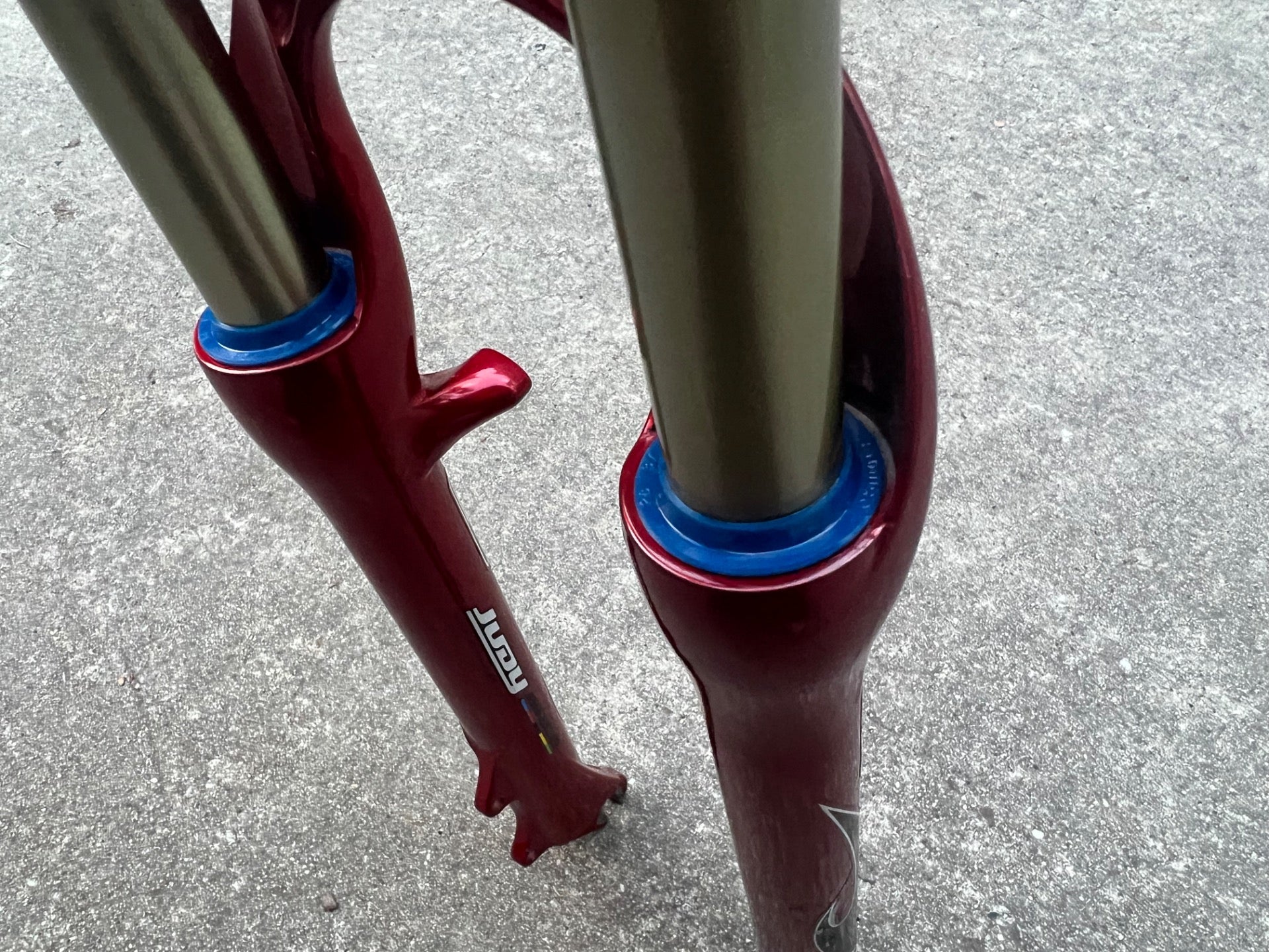SERVICED RockShox Judy Race 80mm 1 1/8” Threadless Fork Red Vintage MTB Disc  - Image 8
