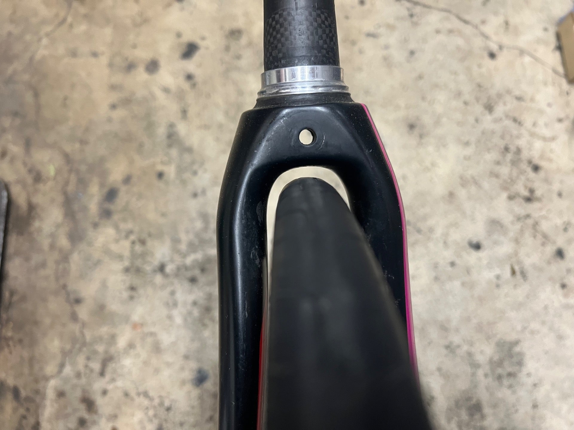 Specialized Carbon Fork 1 1/8” to 1 1/4” Tapered Threadless 8.5in Black Red Pink - Image 8