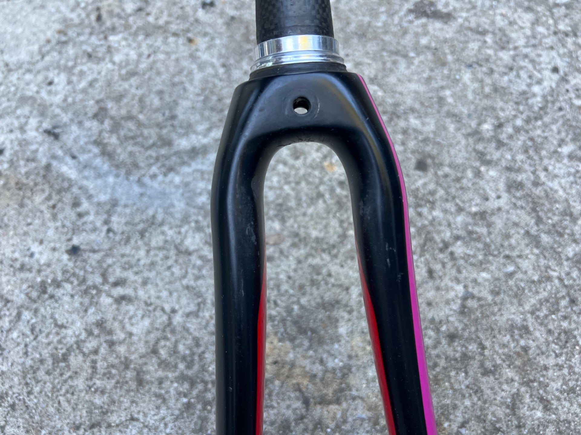 Specialized Carbon Fork 1 1/8” to 1 1/4” Tapered Threadless 8.5in Black Red Pink - Image 9