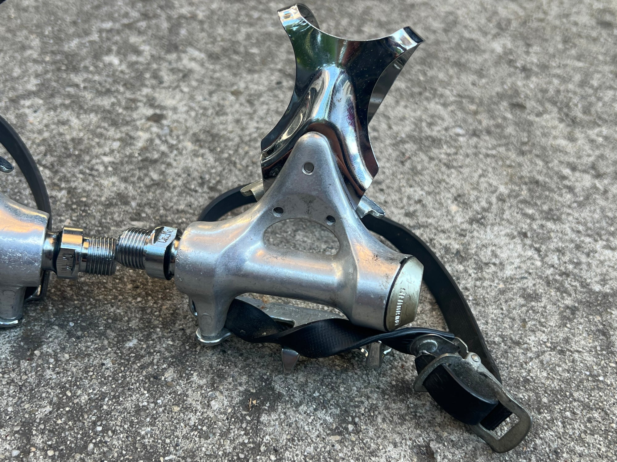 Shimano 600 PD-6207 Toe Clip Pedals Vintage Road Bike Touring Size M Retro