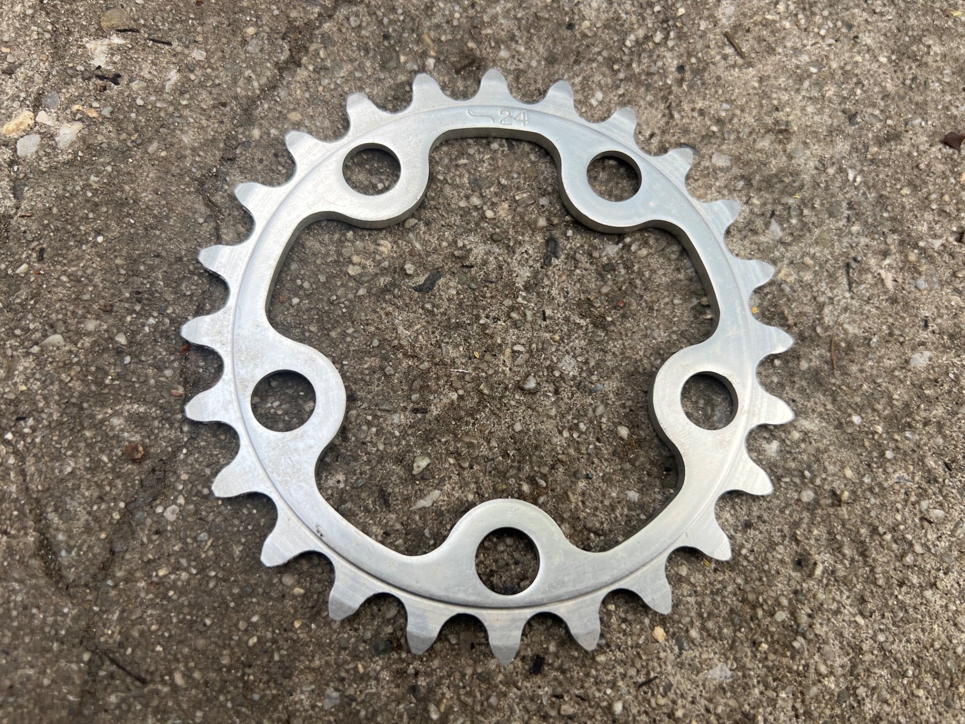 NOS Avocet 74 BCD 24T Granny Ring Chainring Small Vintage Retro Silver Touring - Image 2