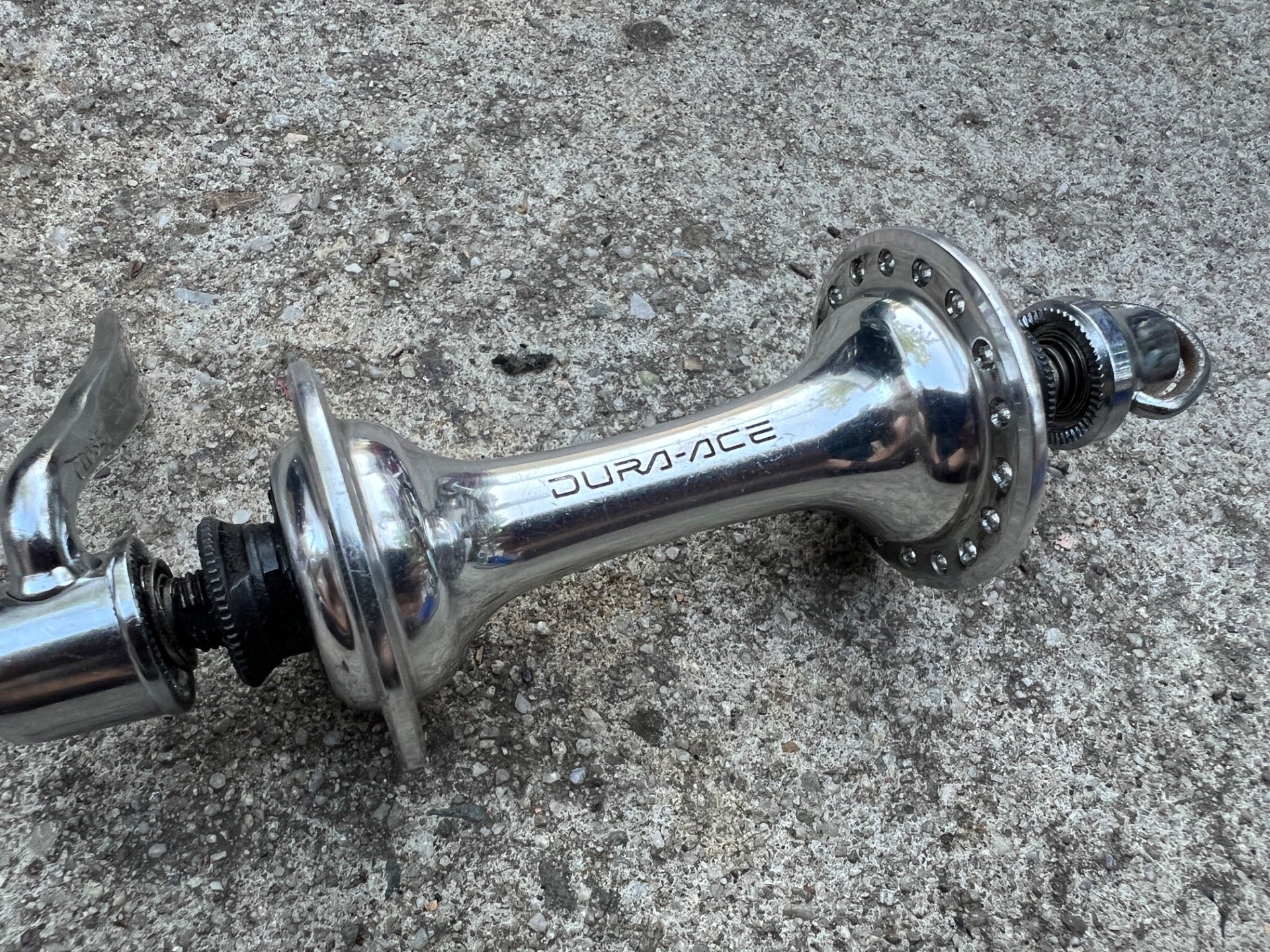 Shimano Dura Ace 7400 36H Hole Front Hub & Quick Release Vintage Road Bike   - Image 2