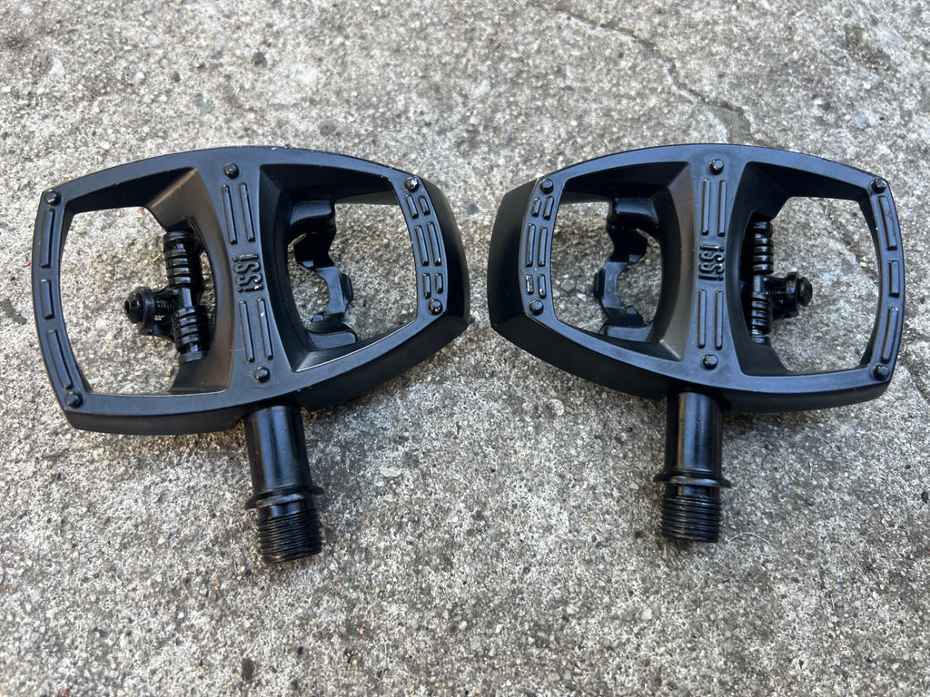 NEW ISSI Flip I Pedals Platform & SPD Gravel Touring Road Bike Black w Cleats  - Image 2