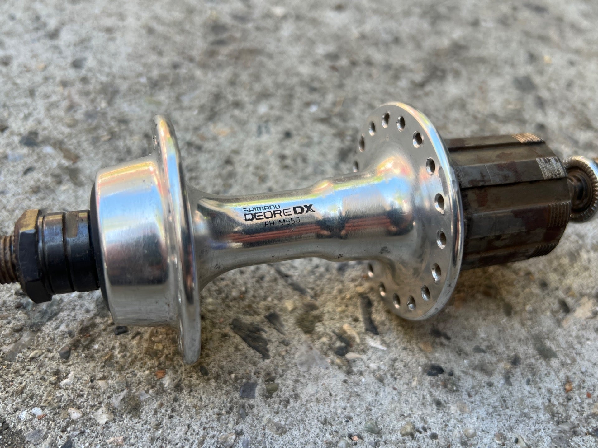 Shimano Deore DX 36H Hole M560 Rear Hub 130mm Vintage MTB Touring Bike Silver - Image 2