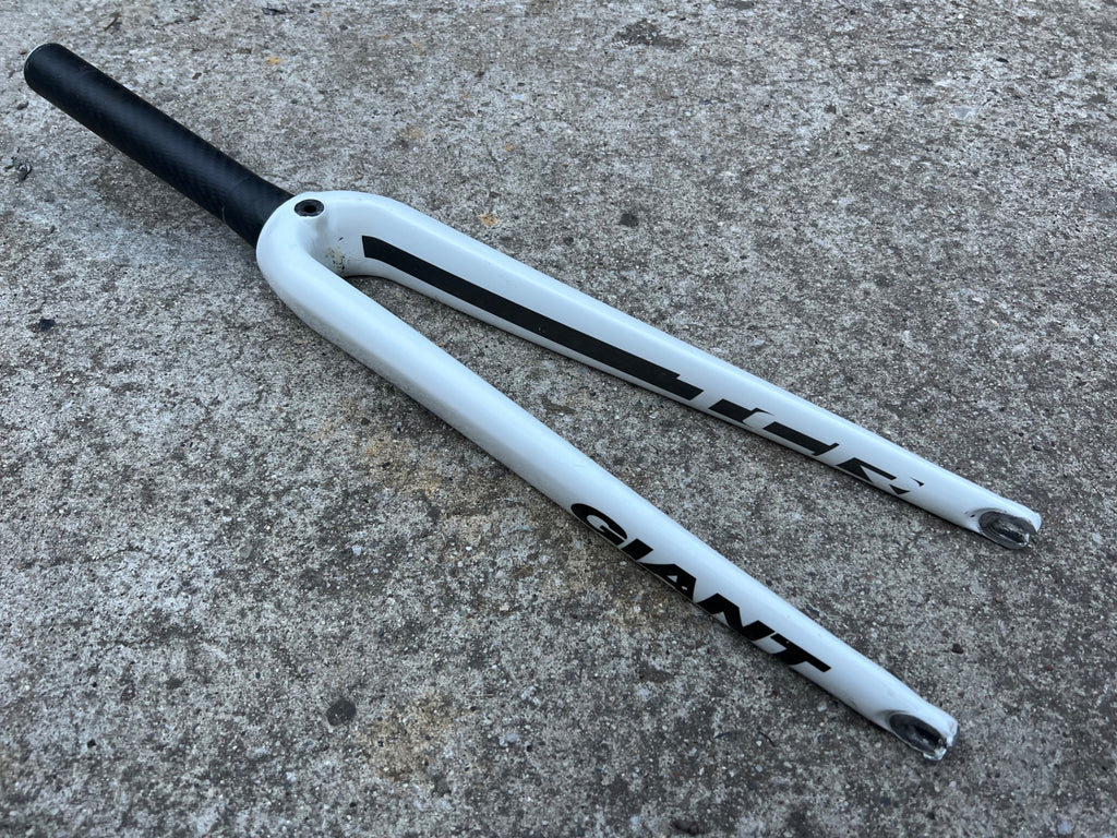 Giant TCR Carbon Fork 700c 1 1/4” Threadless White 7.5in Steerer - Image 2