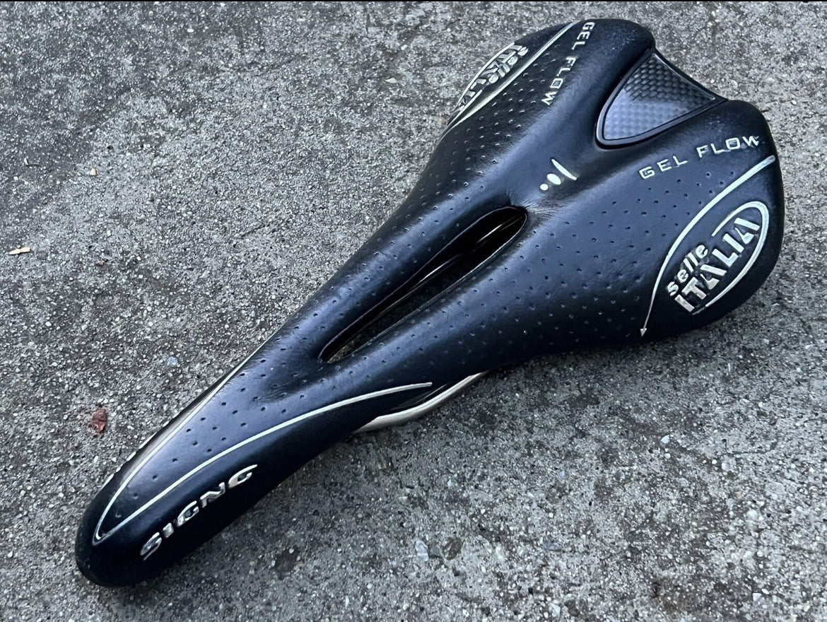 NICE Selle Italia Gel Flow Saddle Signo Carbon Titanium Black Road Racing 236g - Image 2