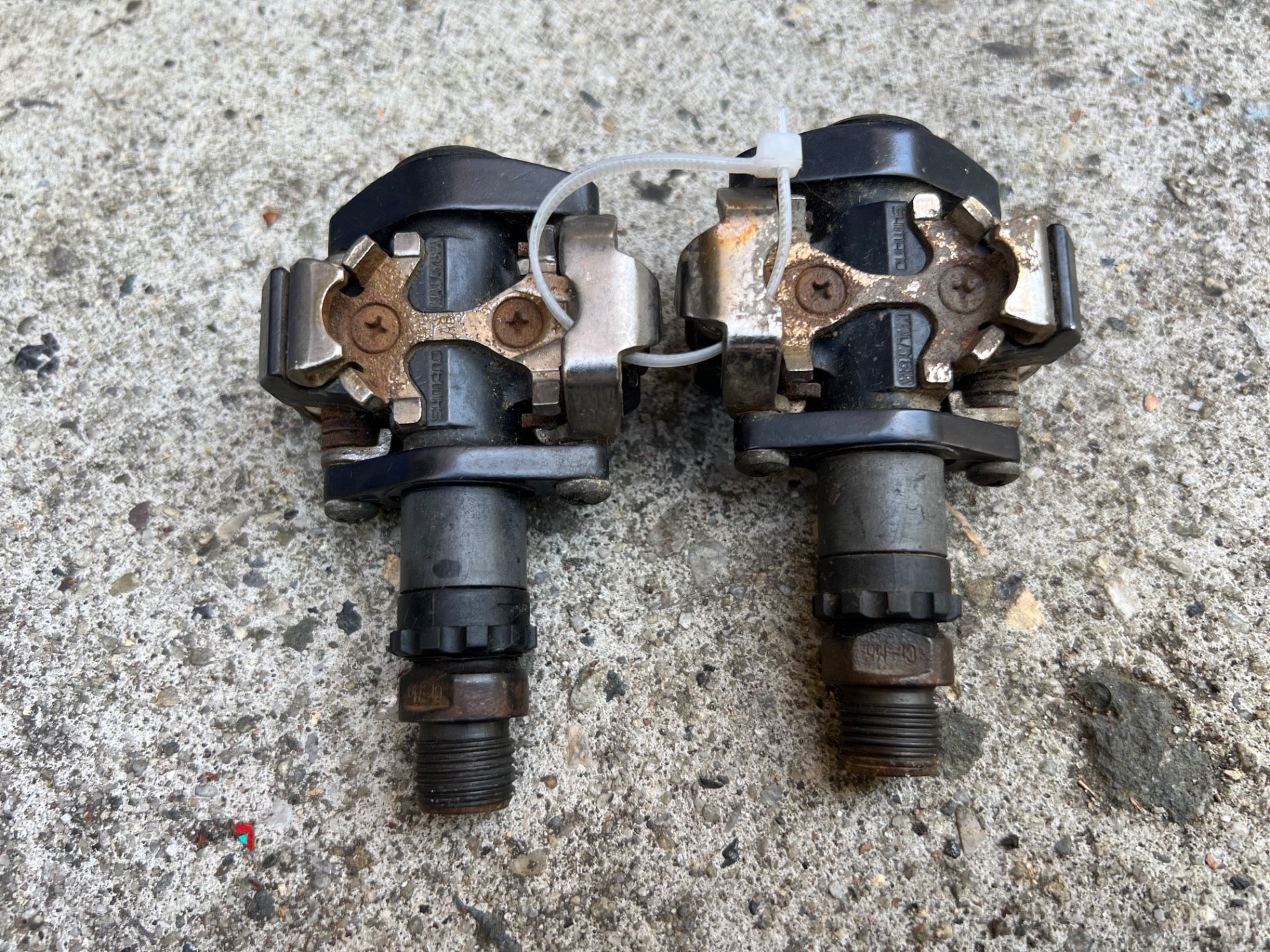 Shimano PD-M515 Clipless SPD Pedals Touring Gravel Road Mountain MTB Bike - Image 2
