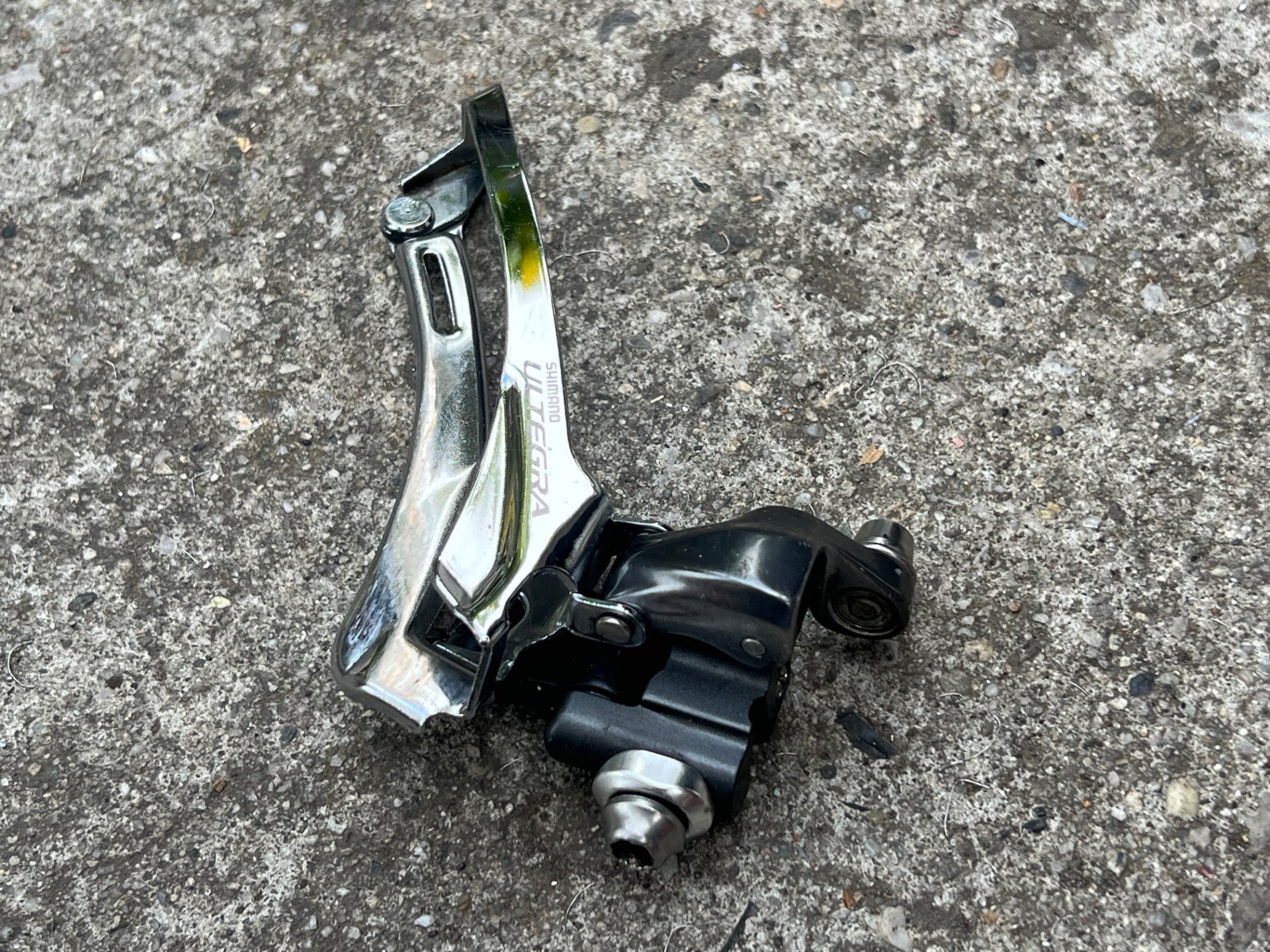 Shimano Ultegra FD-6700 Bottom Pull Front Derailleur Double Road 2x10 Speed  - Image 2