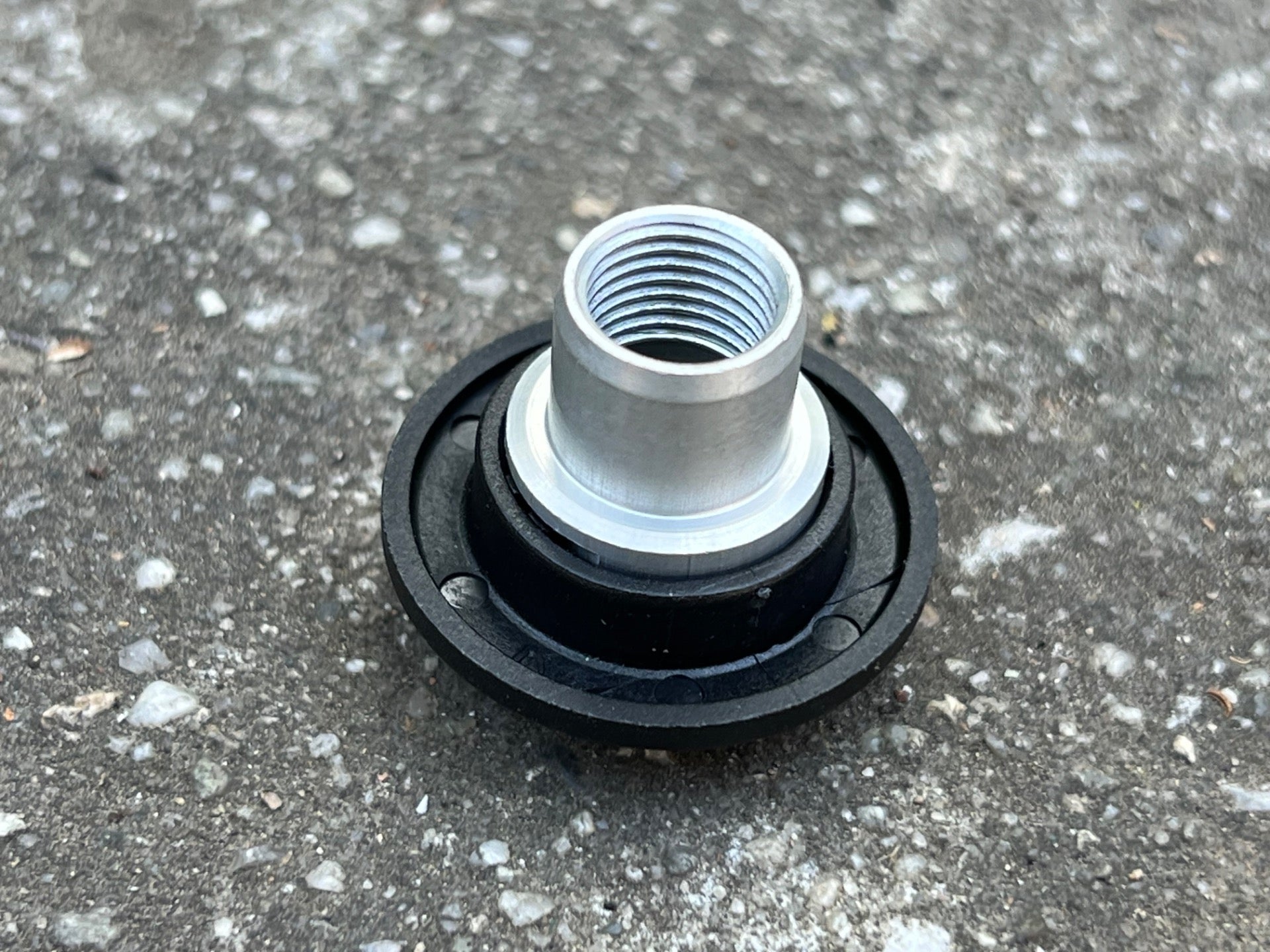 NEW Mavic Cosmos Ksyrium Equipe Hub Cone Road Seal Silver Black Sealed Bearing  - Image 2