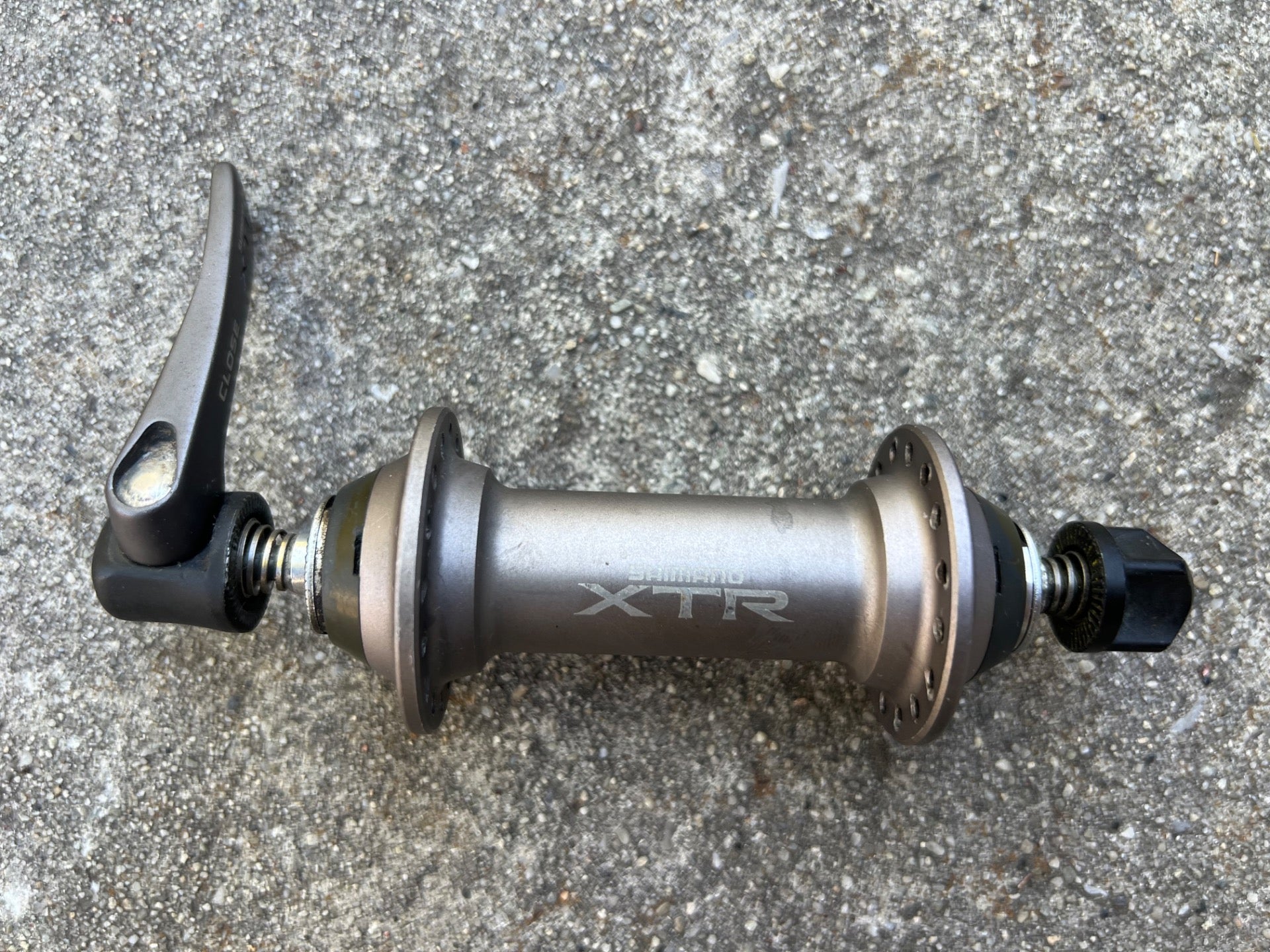 Shimano XTR HB-M950 Front Hub 32H Hole Gray Vintage MTB 100mm Quick Release XC - Image 2