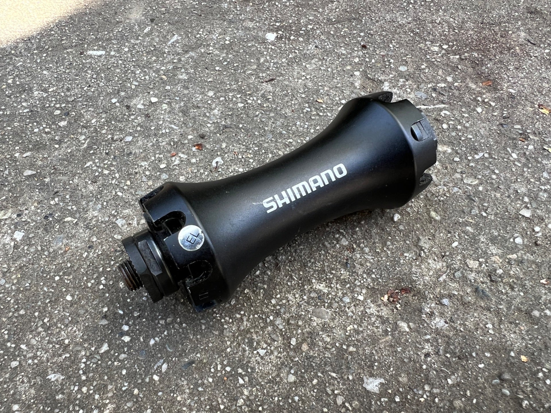 Shimano WH-R550 Front Hub 100mm 16H Hole Black Road Bike Cycling Straight Spoke  - Image 2