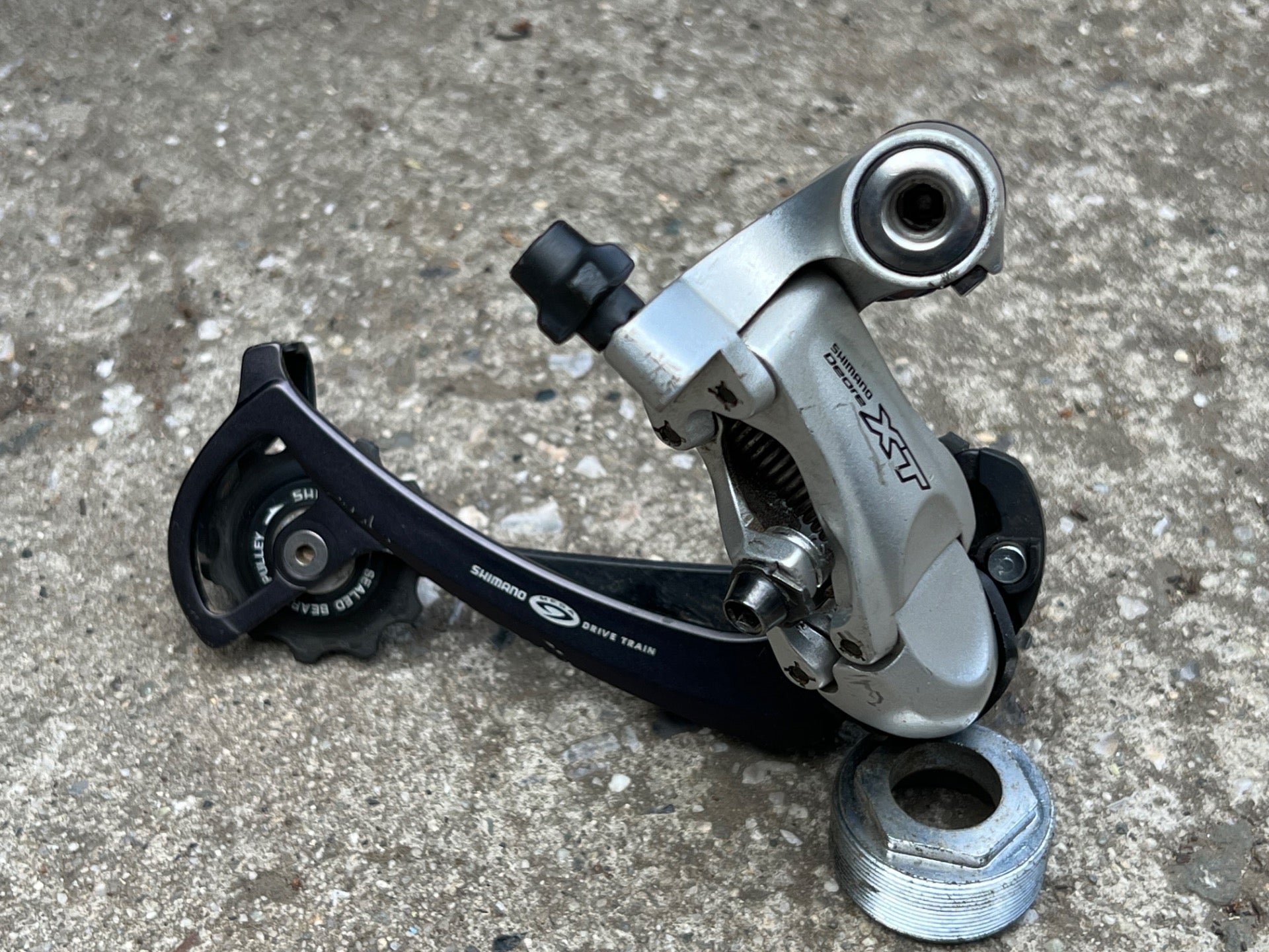 Shimano Deore XT M760 Long Cage 9 Speed Rear Derailleur Rapid Rise Mountain Bike - Image 2
