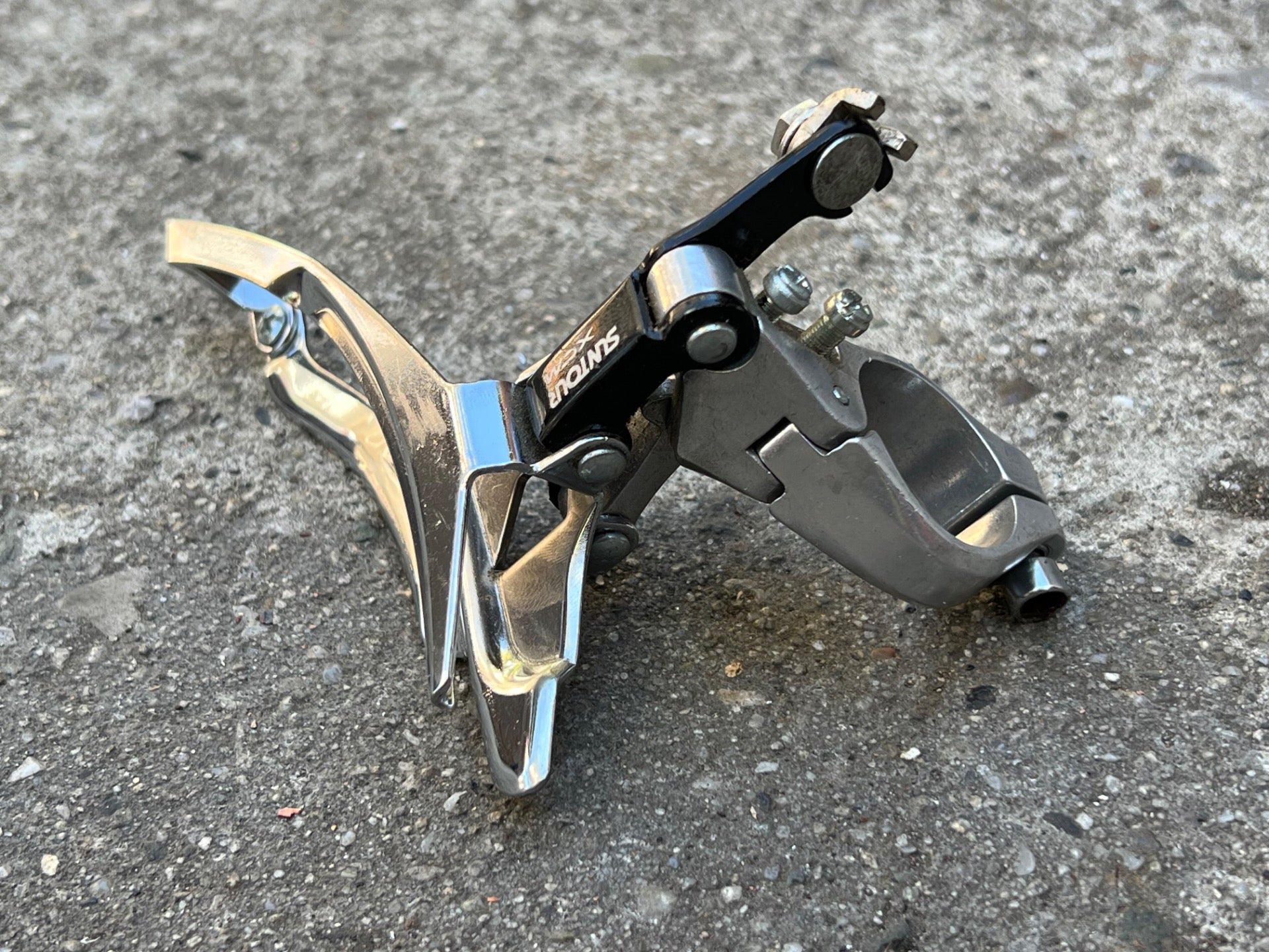NICE Suntour XCM Front Derailleur 28.6mm Bottom Pull Vintage MTB Black Triple  - Image 2
