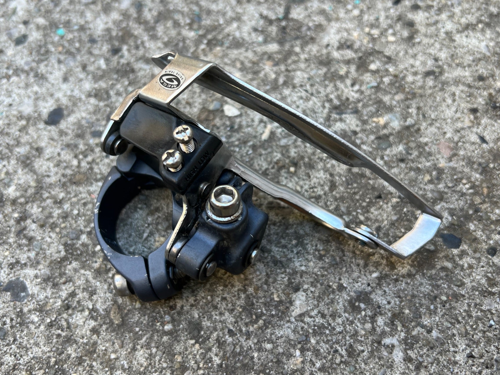 Shimano Deore LX FD-M570 28.6mm Bottom Pull Front Derailleur Triple Low Clamp  - Image 2