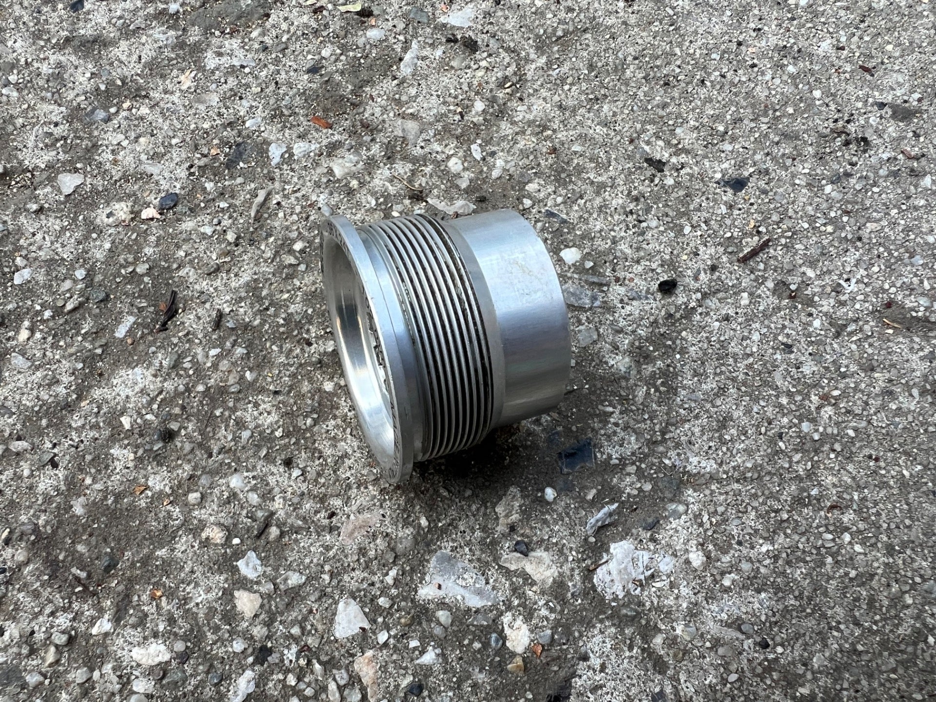 Campagnolo Record Drive Side Right 36x24T Italian Thread Bottom Bracket Cup Gray - Image 2
