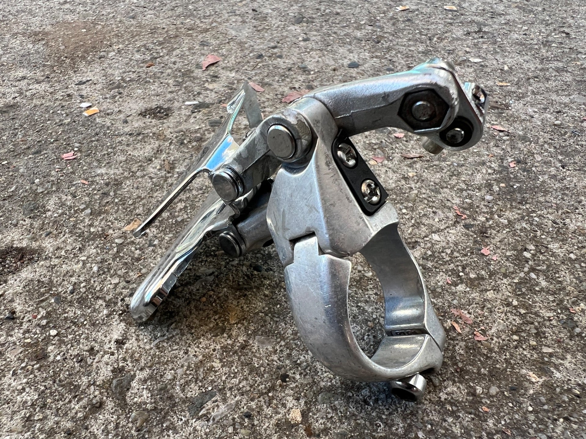 Shimano Deore DX FD-M650 31.8mm Bottom Pull Front Derailleur Triple Top MTB  - Image 2